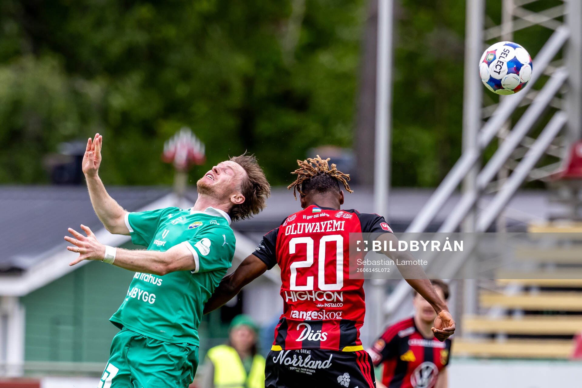 Ljungskiles Daniel Ljung och Östersunds Michael Aduragbemi