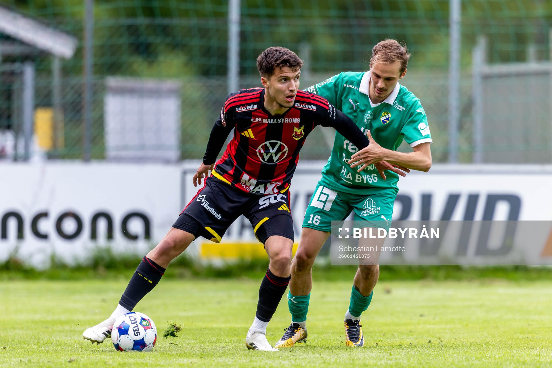 Östersunds Luka Bozickovic och Ljungskiles Emilio
