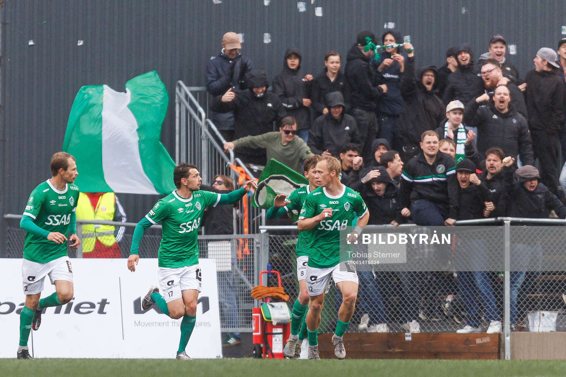Brages Pontus Jonsson jublar