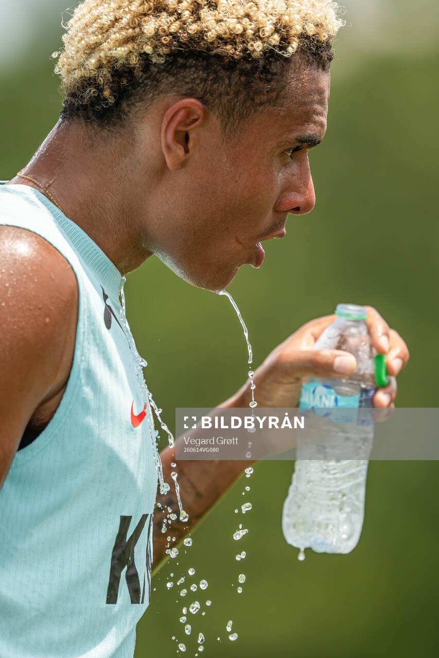 Antonio Nusa of the Norwegian national football team drinks