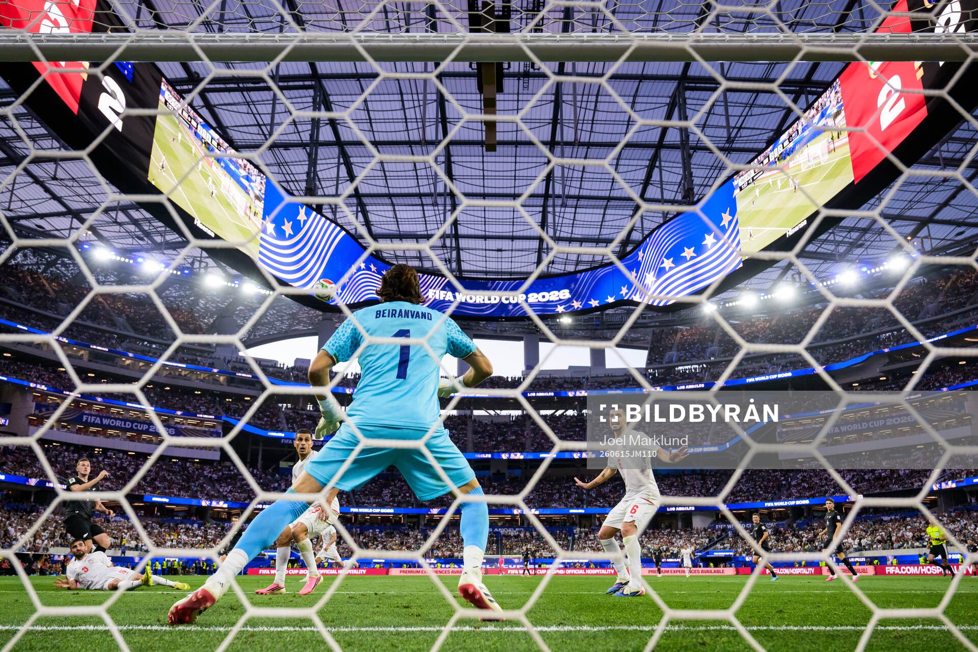 Milad Mohammadi, Ehsan Hajisafi, goalkeeper Alireza