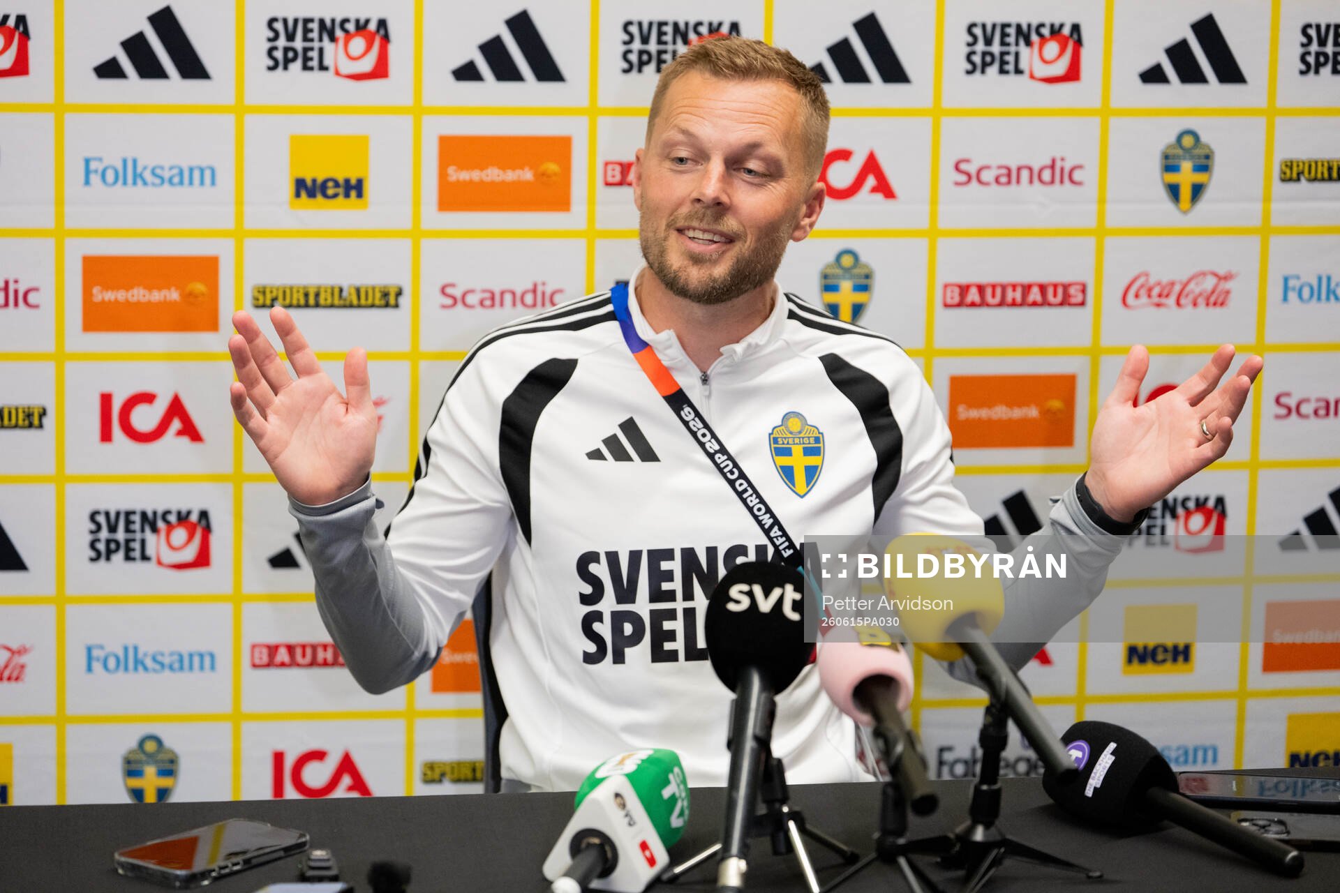 Assistant coach Sebastian Larsson of the Swedish men's