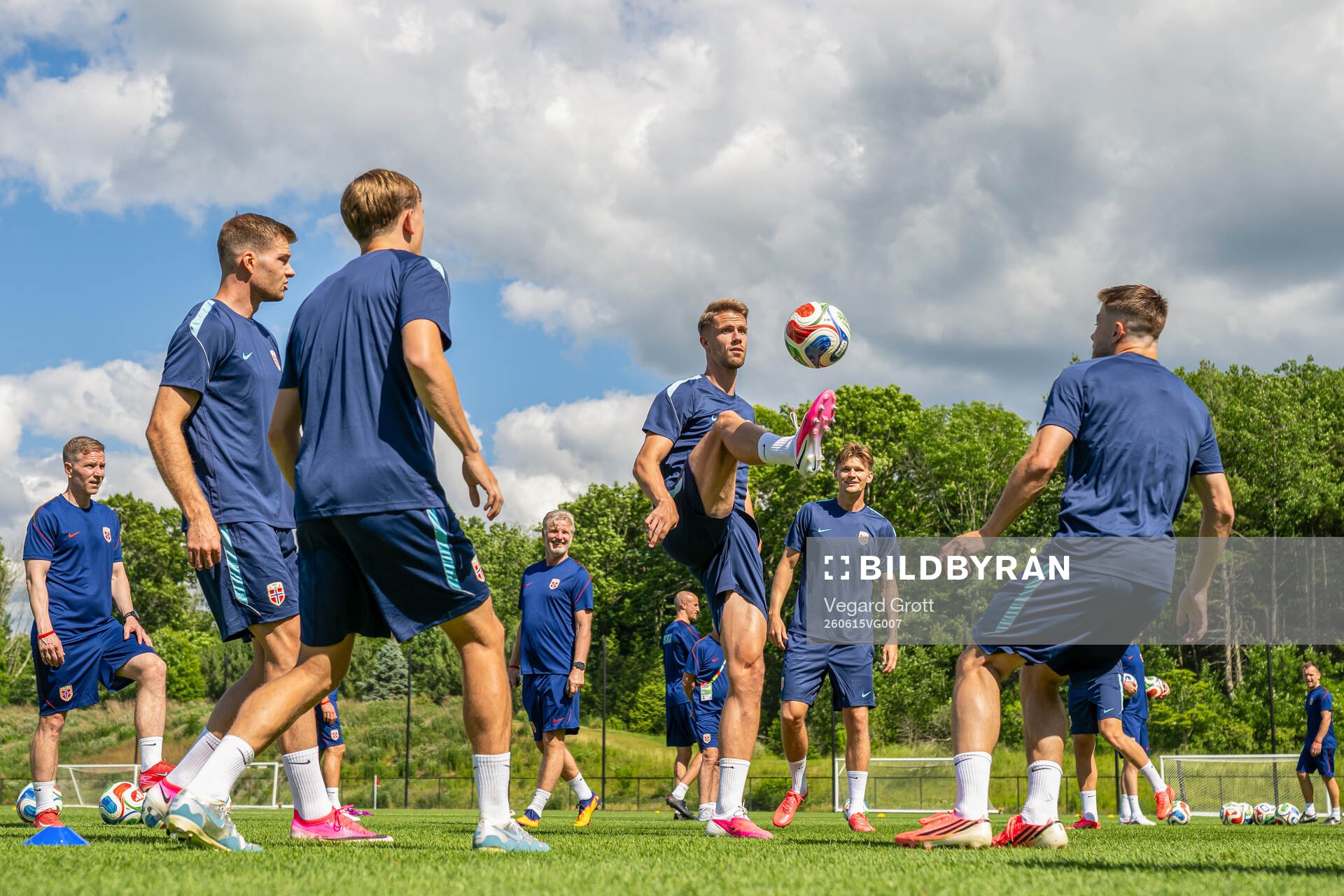 Kristoffer Ajer and players of the Norwegian national