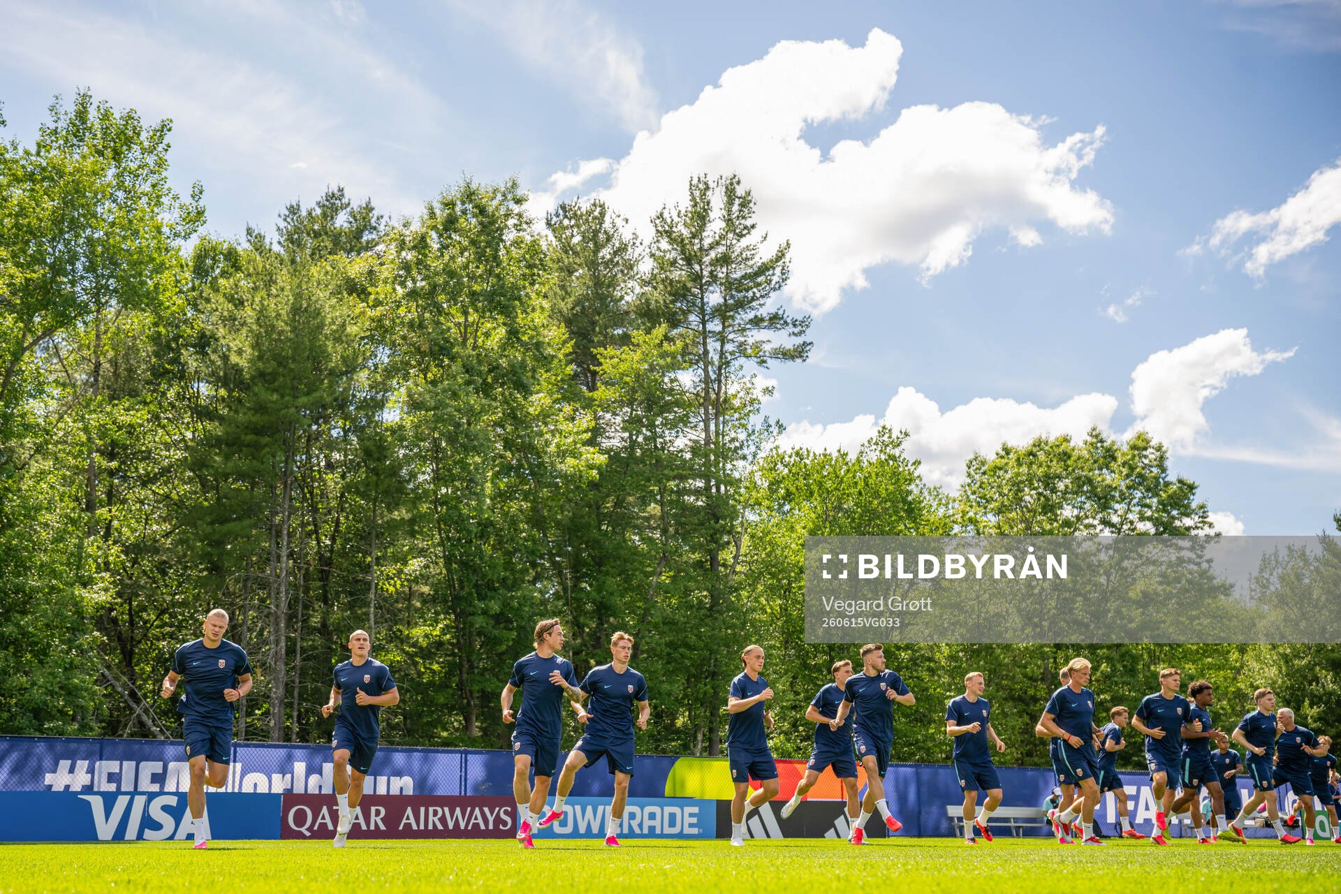 Patrick Berg and players of the Norwegian national football