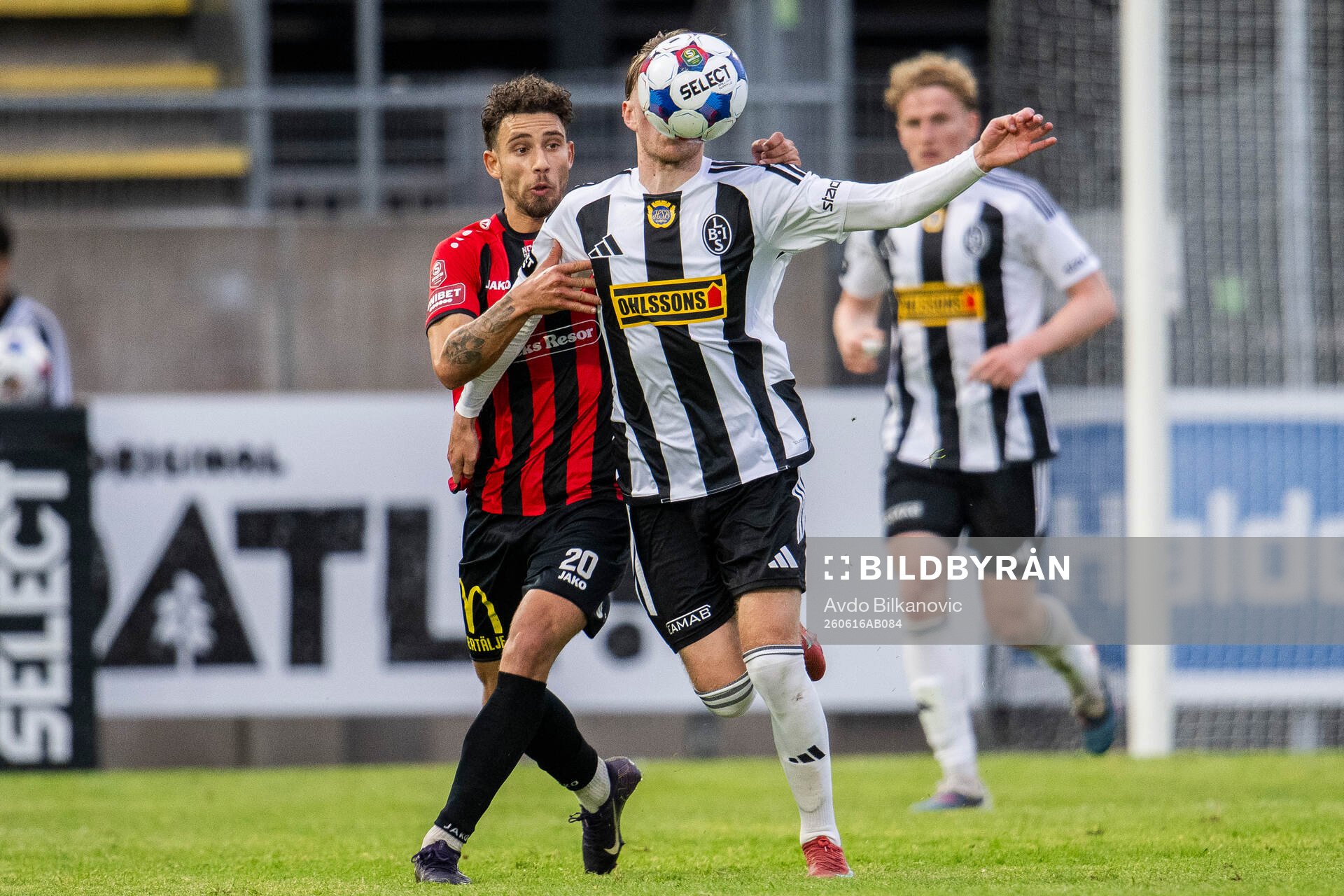 Landskronas Adam Egnell och Nordic Uniteds Aziz Harabi