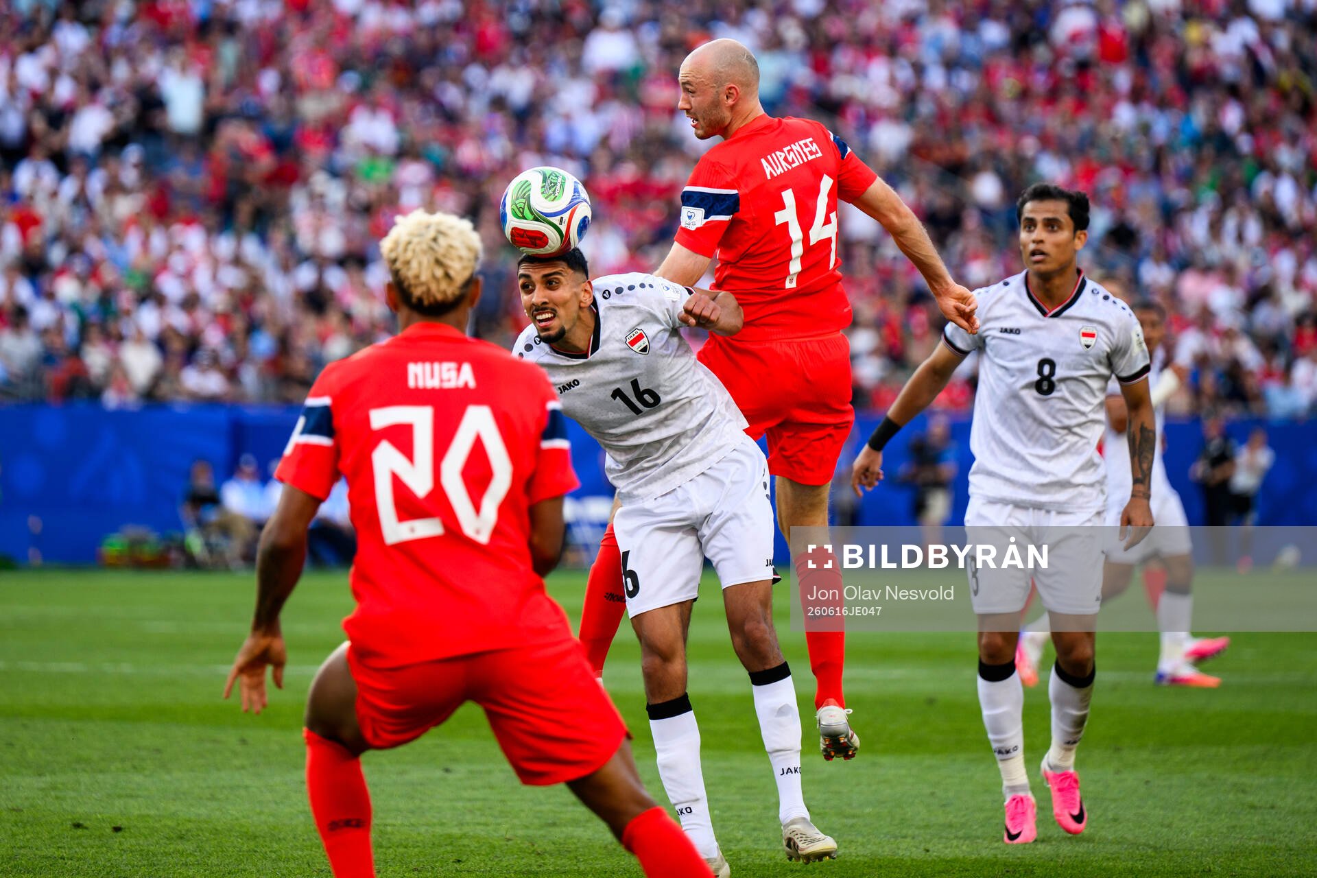 Amir Alammari of Iraq and Fredrik Aursnes of Norway