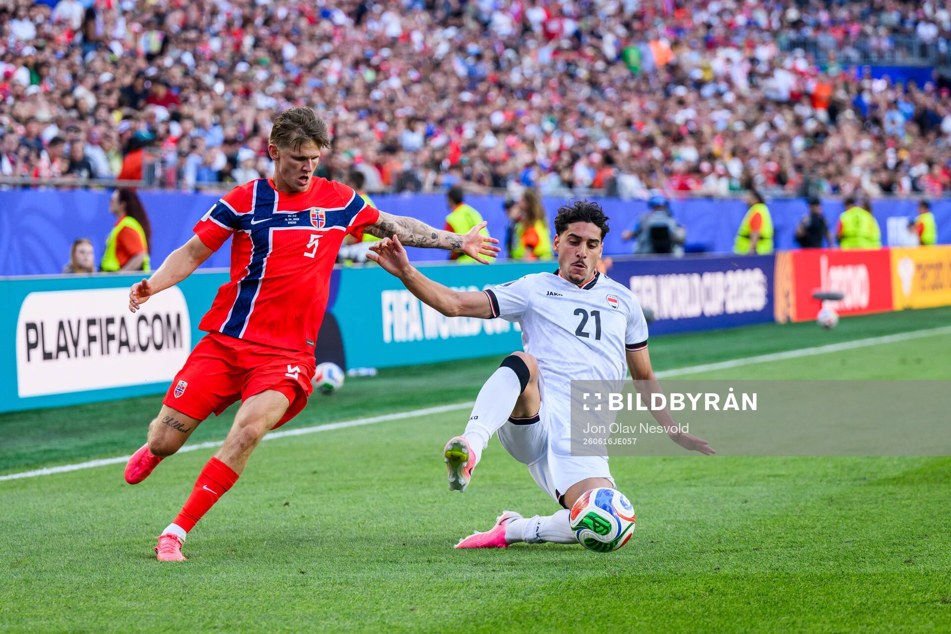 David Møller Wolfe of Norway and Marko Farji of Iraq