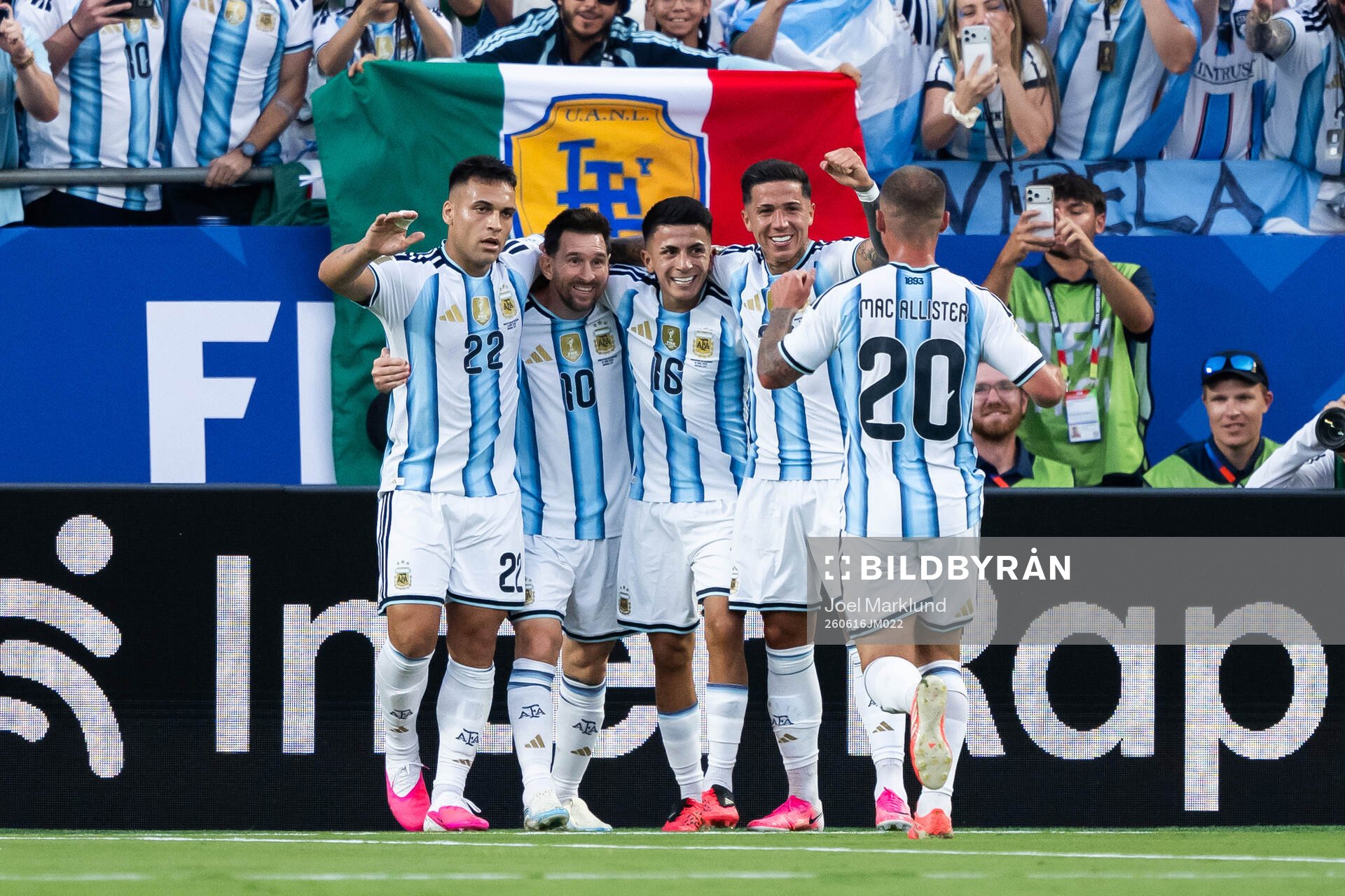 Lautaro Martinez, Lionel Messi, Thiago Almada, Enzo