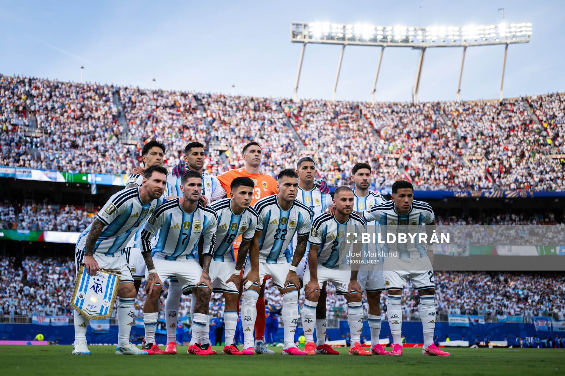 Gonzalo Montiel, Cristian Romero, goalkeeper Emiliano