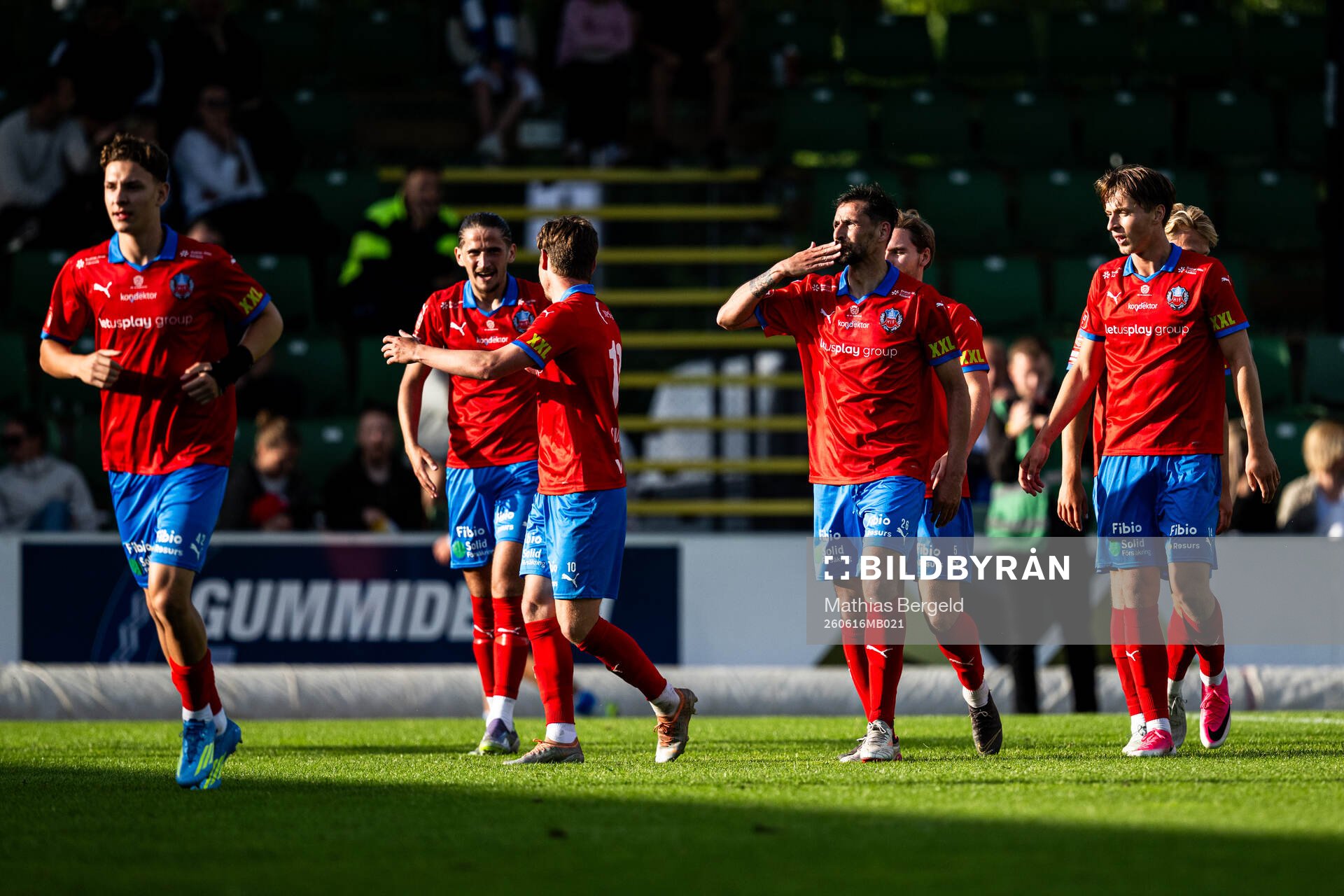 Helsingborgs Loret Sadiku jublar