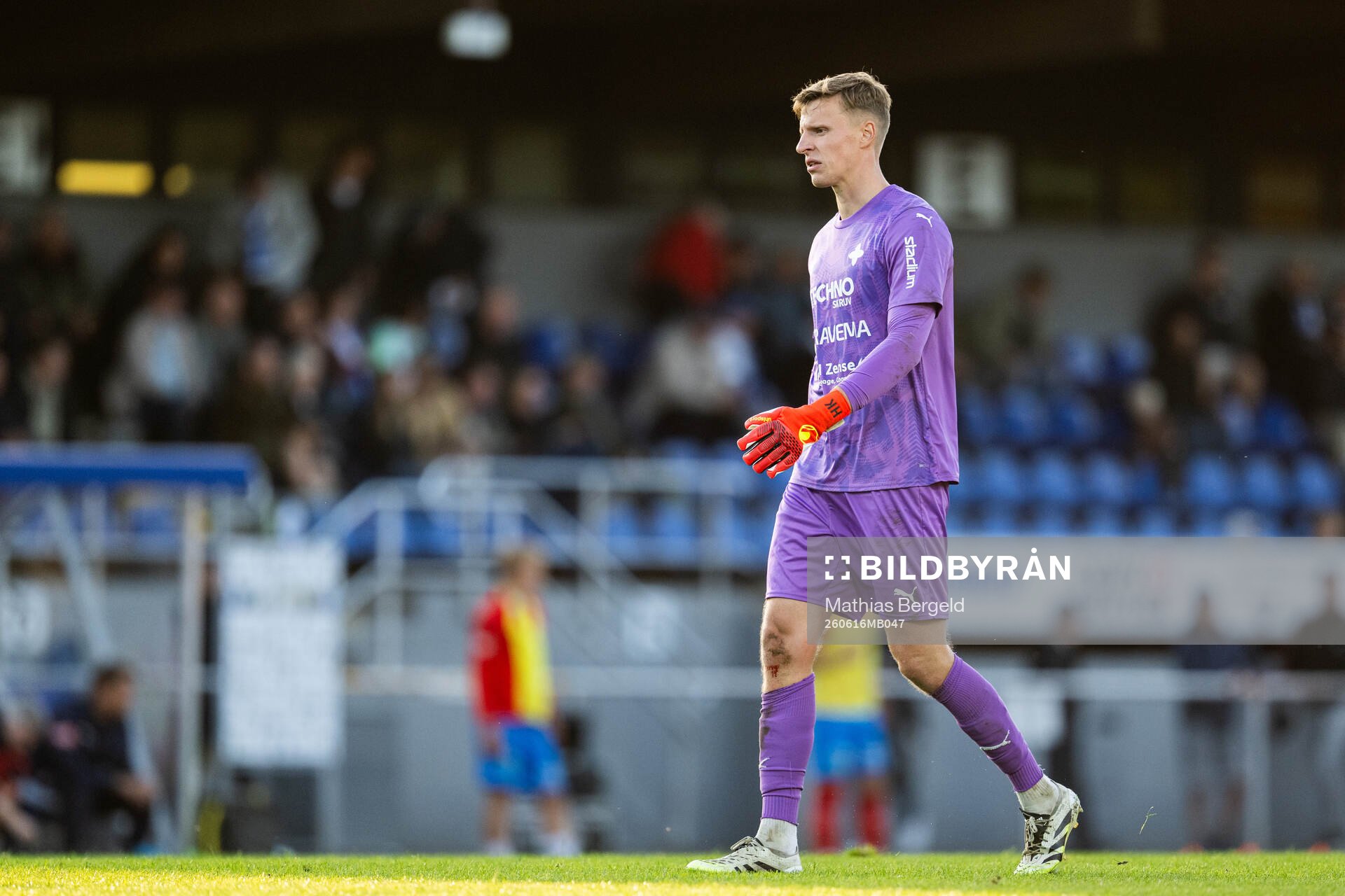 IFK Värnamos målvakt Hugo Keto deppar