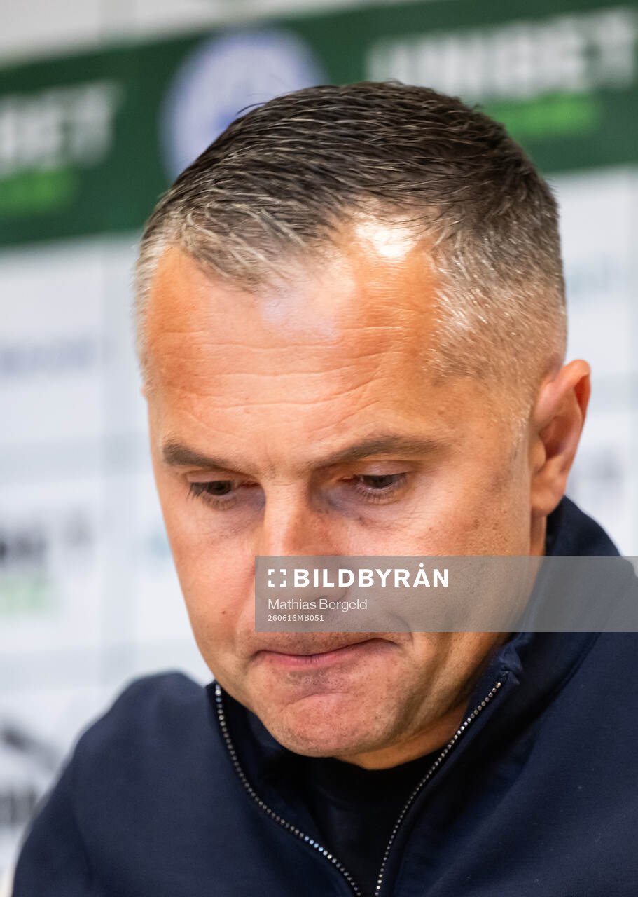 IFK Värnamos tränare Srdjan Tufegdzic på presskonferensen