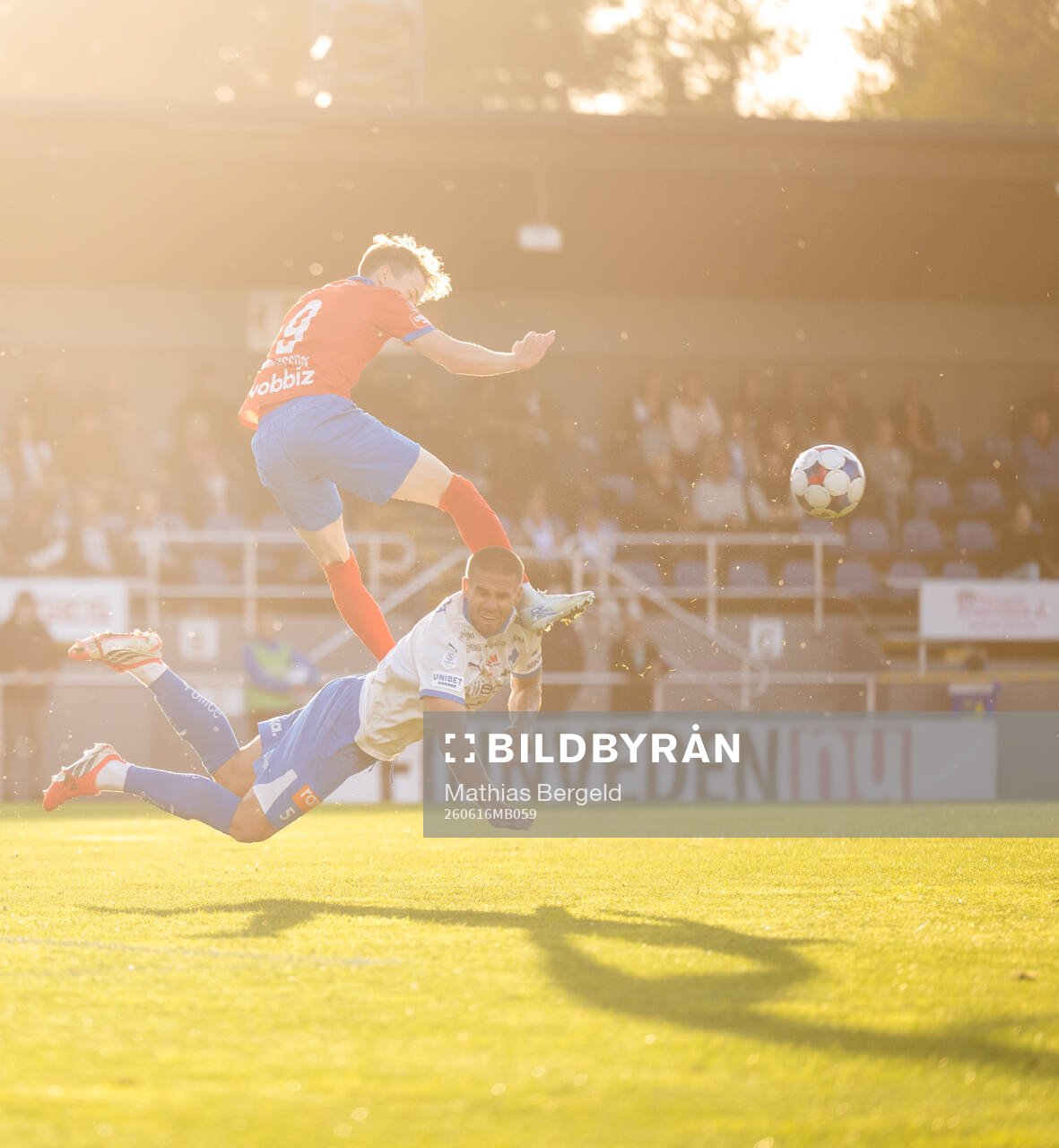 Helsingborgs Alexander Johansson och IFK Värnamos Douglas