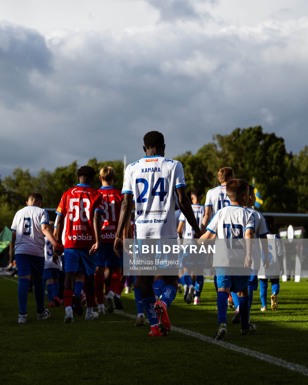 IFK Värnamos Mohamed Kamara gör entré