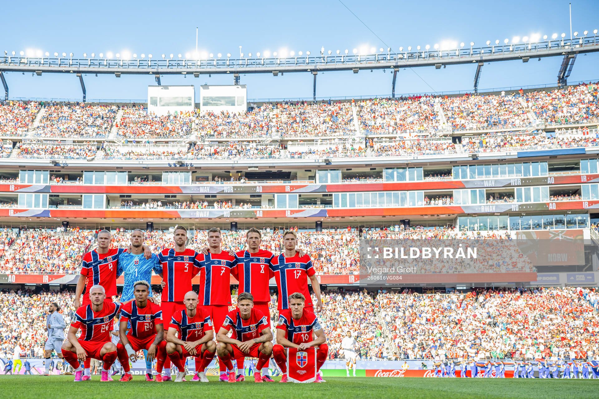 The starting eleven of Norway pose for a team photo