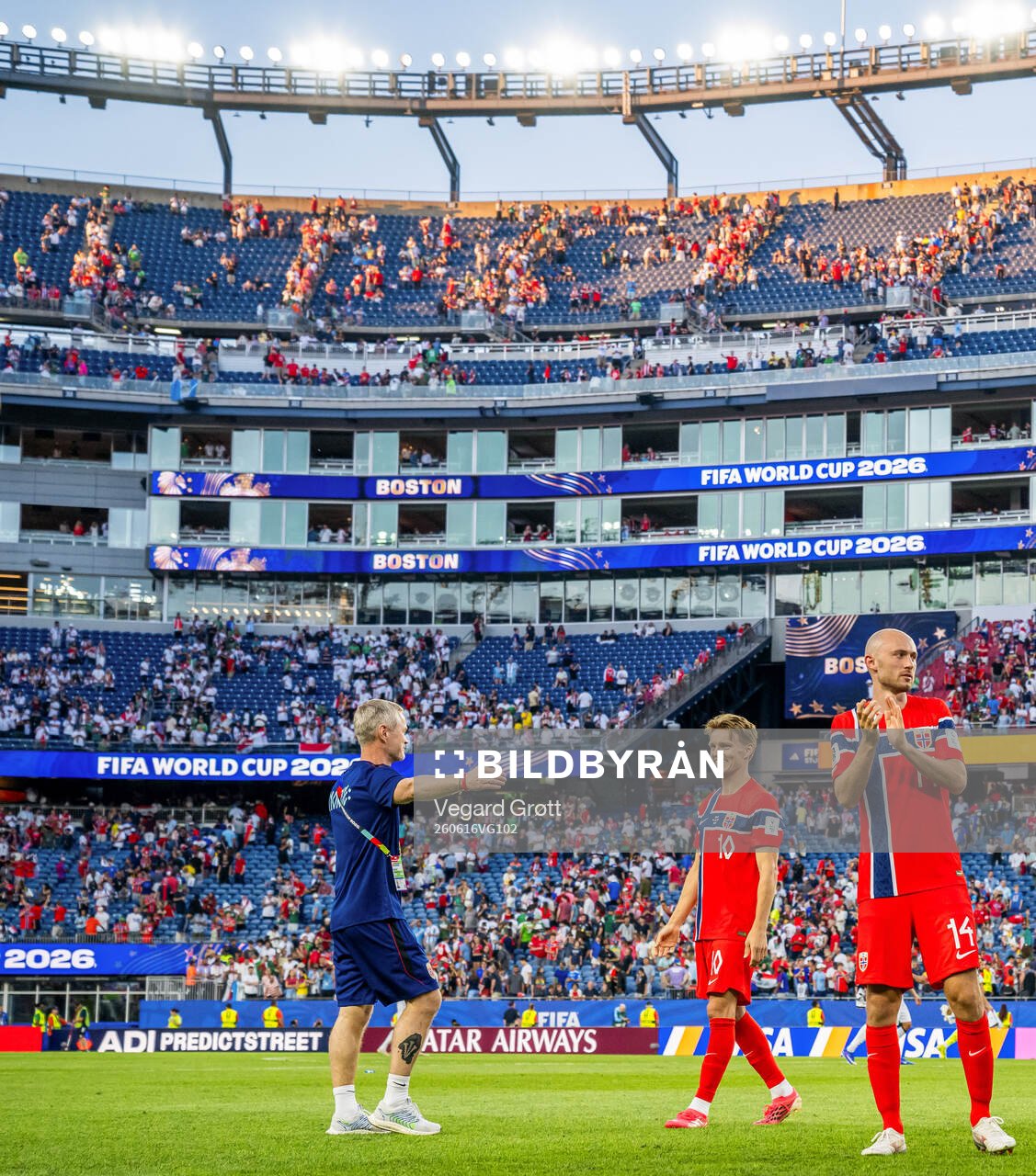 Team manager Are Hokstad and Martin Ødegaard of Norway