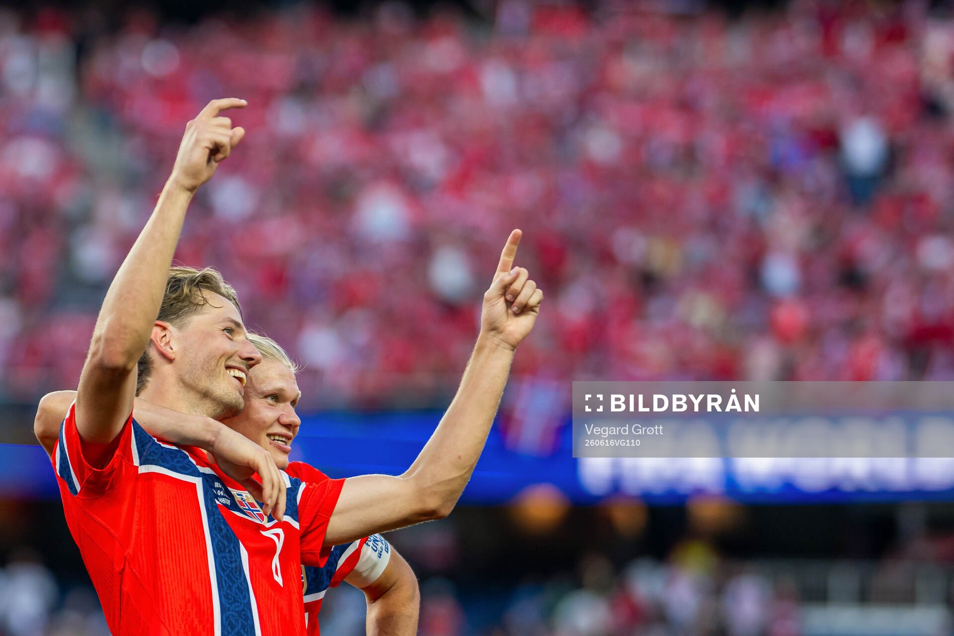 Sander Berge and Erling Braut Haaland of Norway celebrate