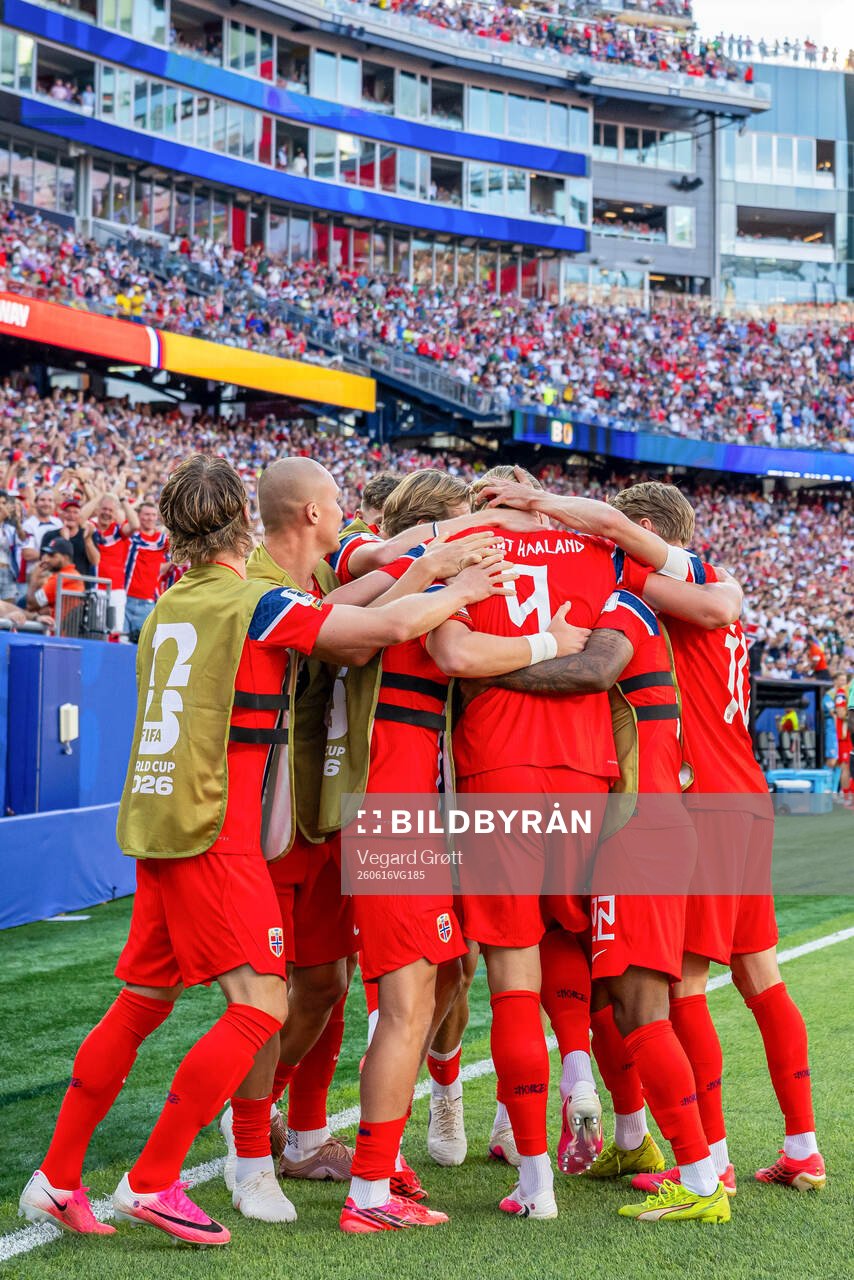 Erling Braut Haaland of Norway celebrates with teammates