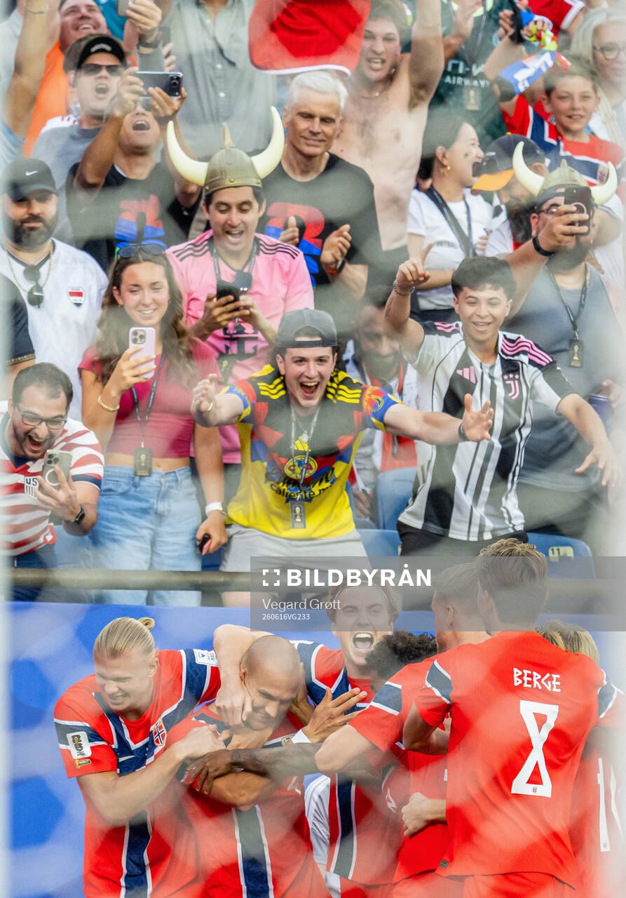 Leo Østigård of Norway celebrates with Erling Braut