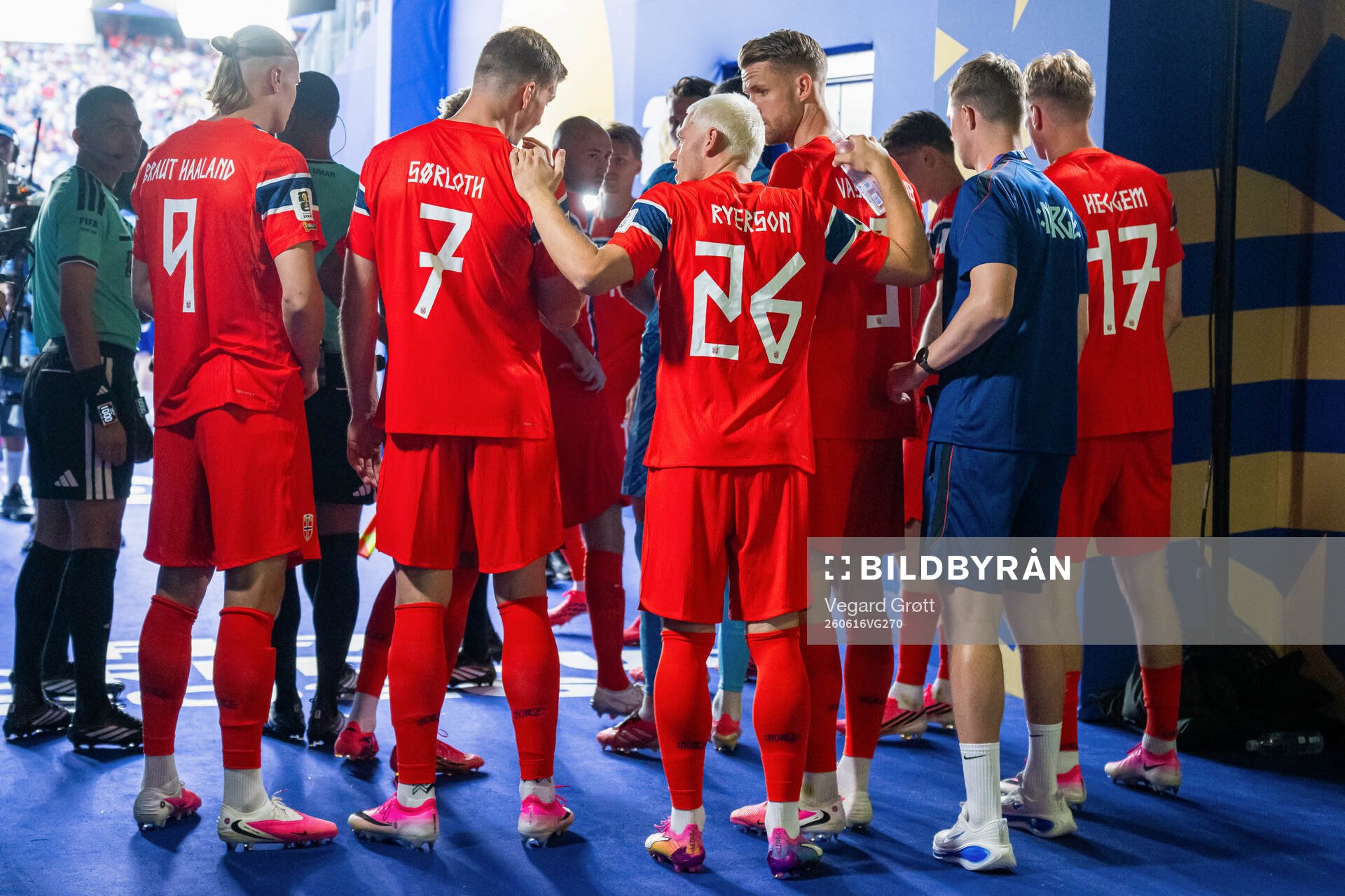 Alexander Sørloth, Julian Ryerson and players of Norway at