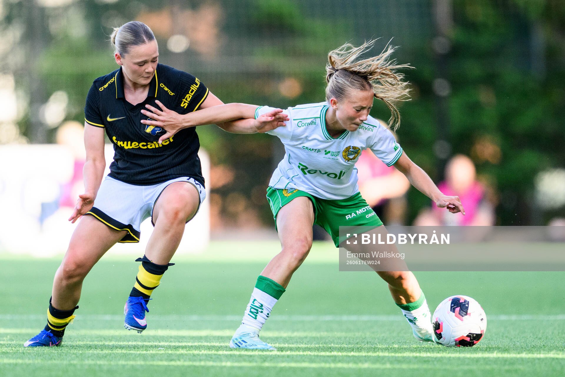 AIKs Janelle Yilmaz och Hammarbys Fanny Peterson