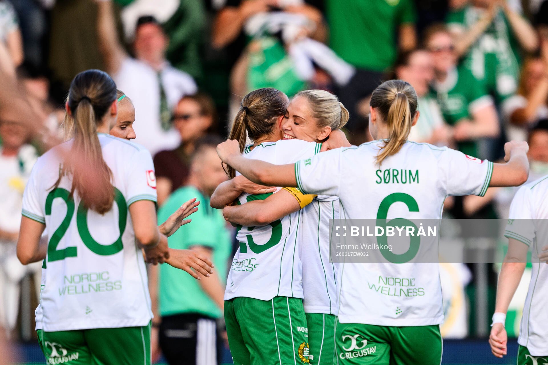 Hammarbys Fanny Peterson och Alice Carlsson jublar