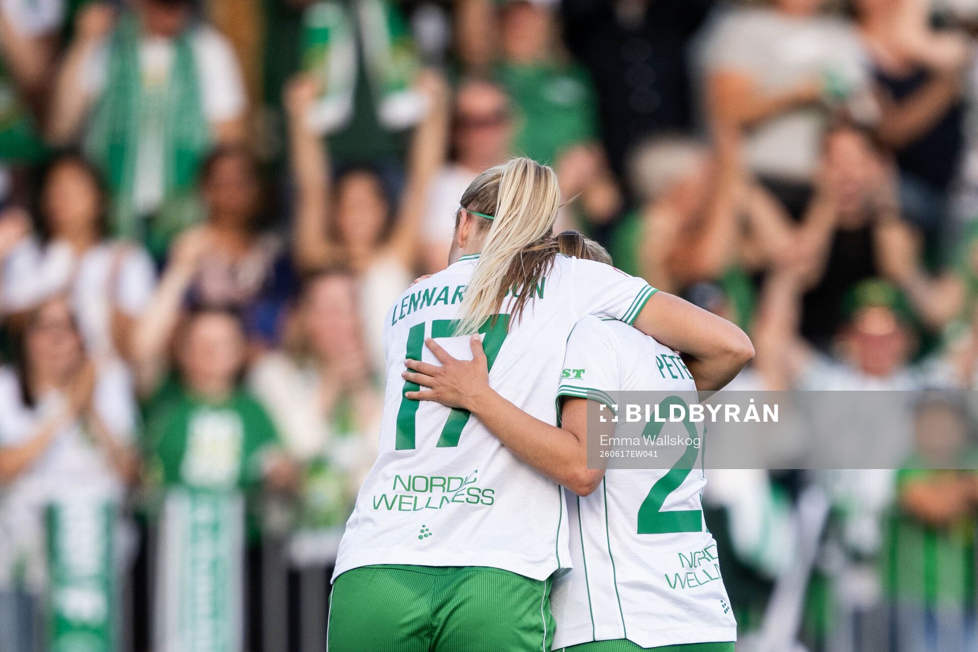 Hammarbys Stina Lennartsson och Fanny Peterson jublar