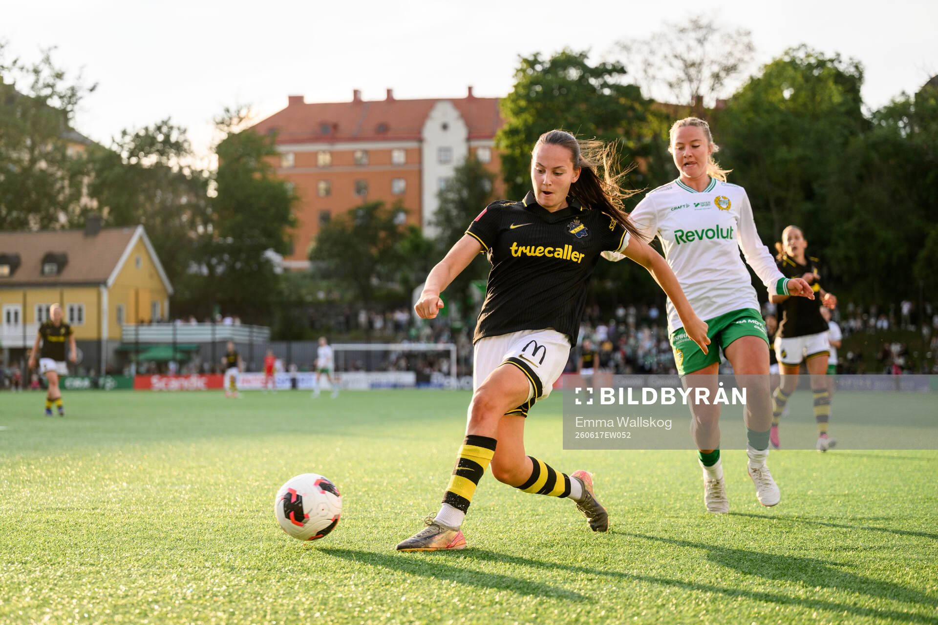 AIKs Janelle Yilmaz och Hammarbys Mathilde Janzen