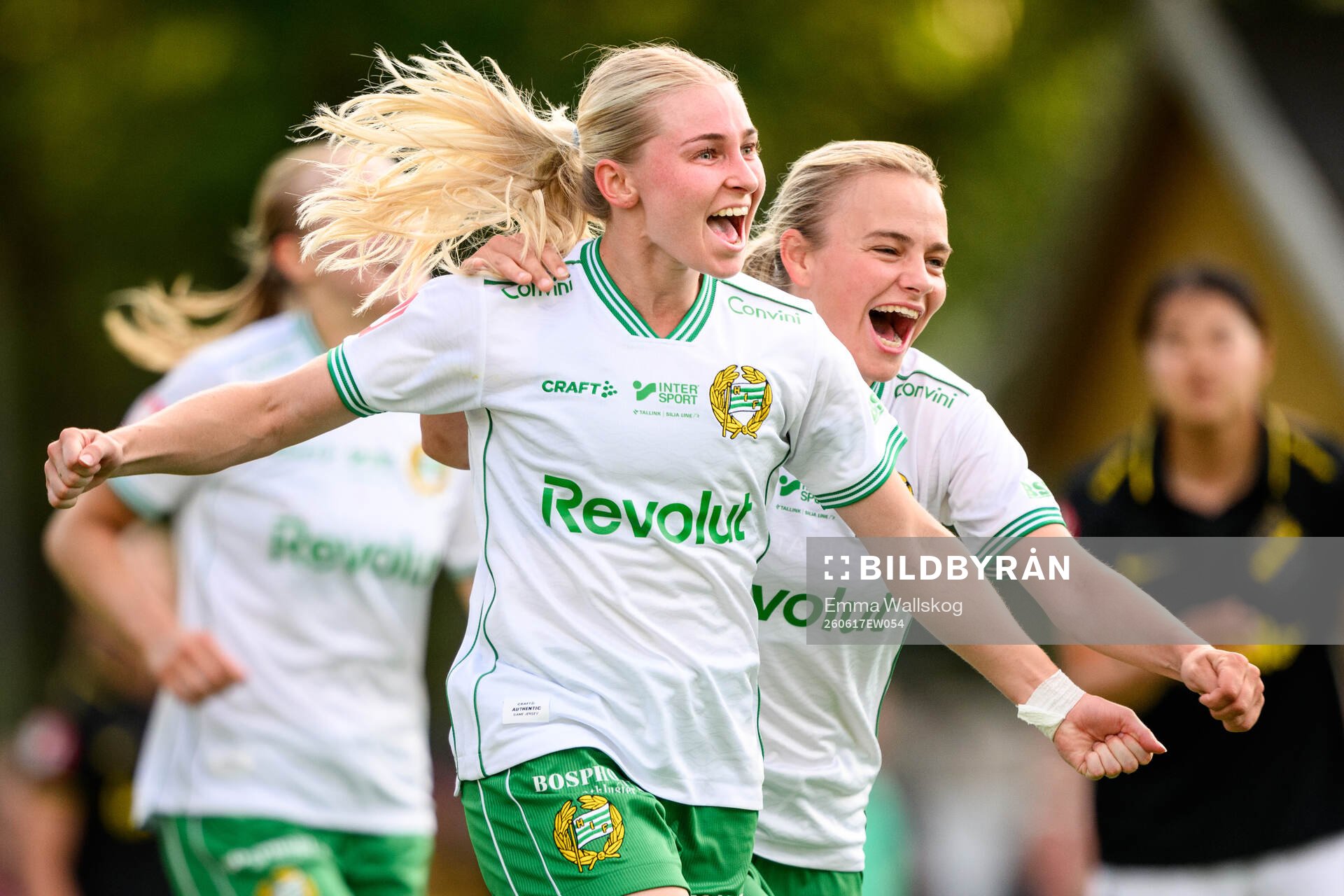 Hammarbys Emilie Joramo och Mari Nyhagen jublar