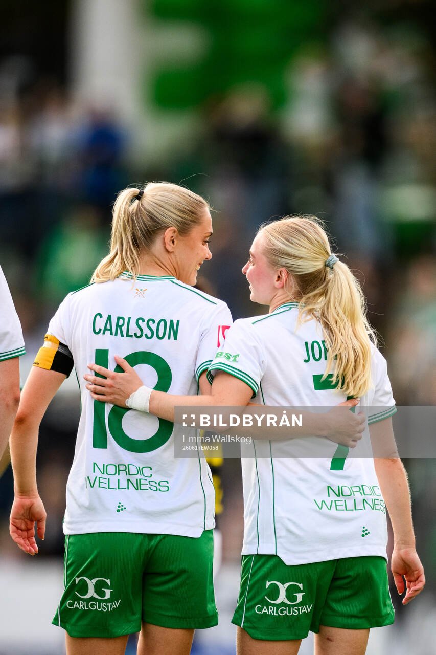 Hammarbys Alice Carlsson och Emilie Joramo jublar