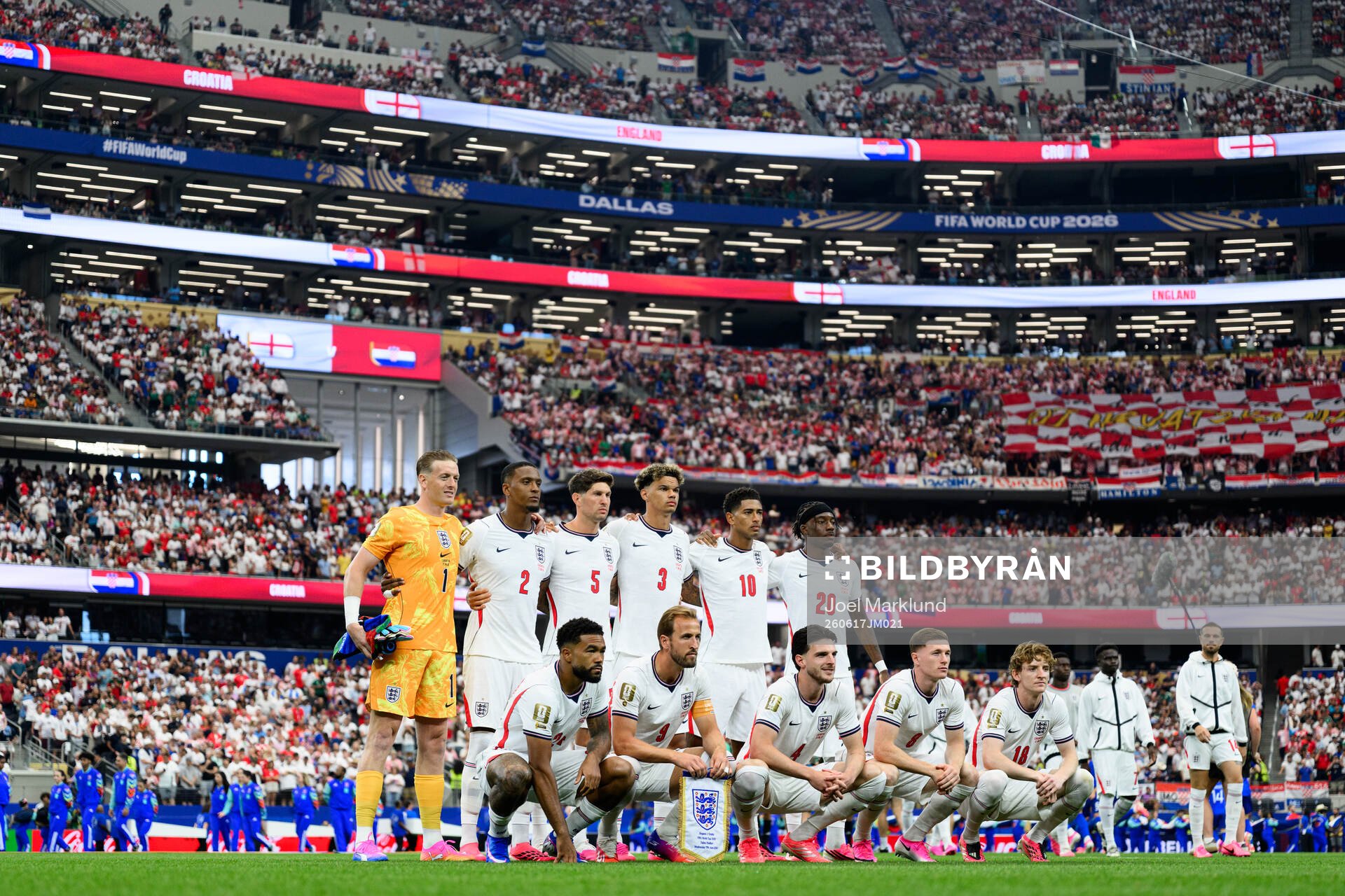 Top left Goalkeeper Jordan Pickford, Ezri Konsa, John