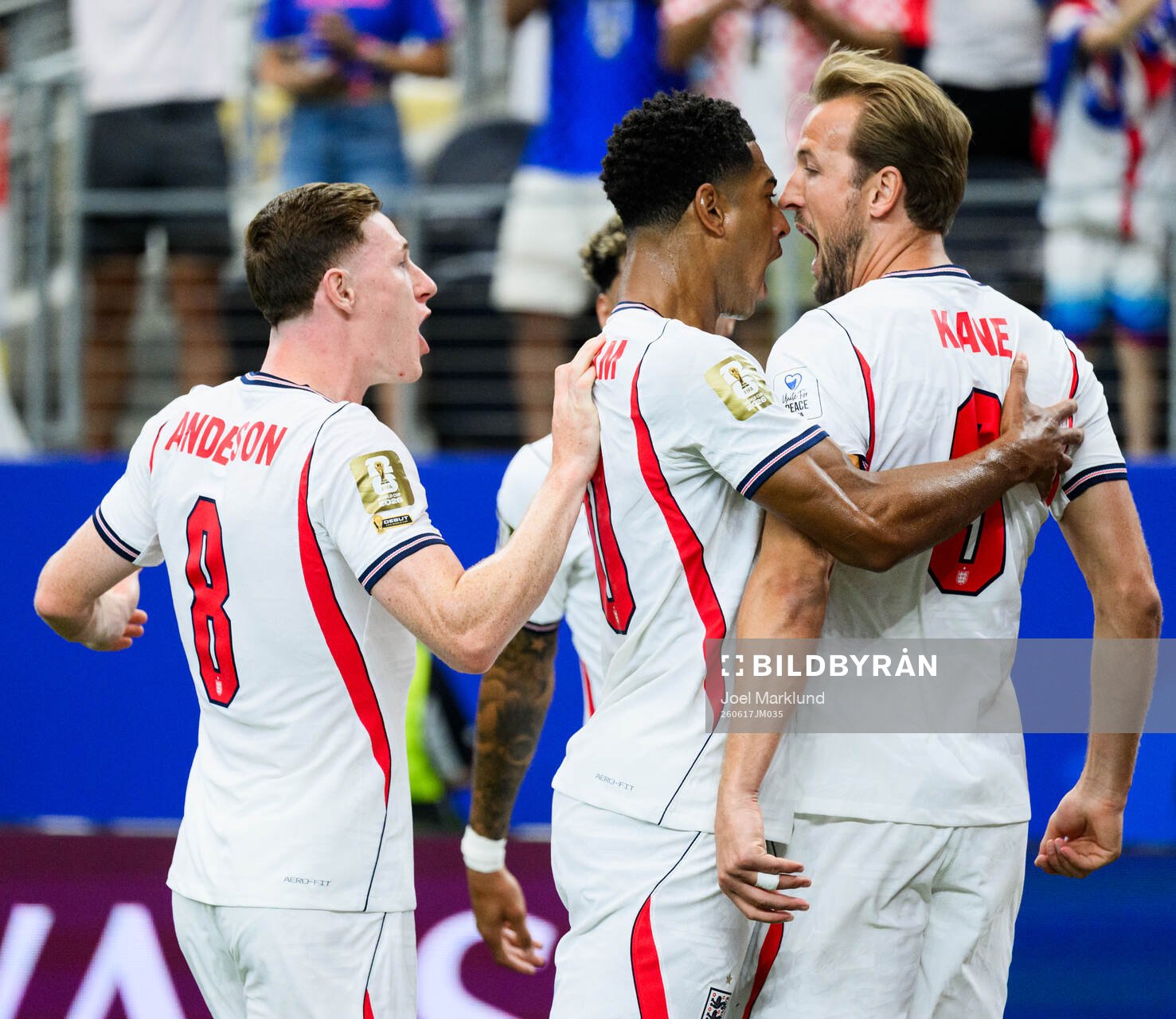 Elliot Anderson, Jude Bellingham and Harry Kane of England