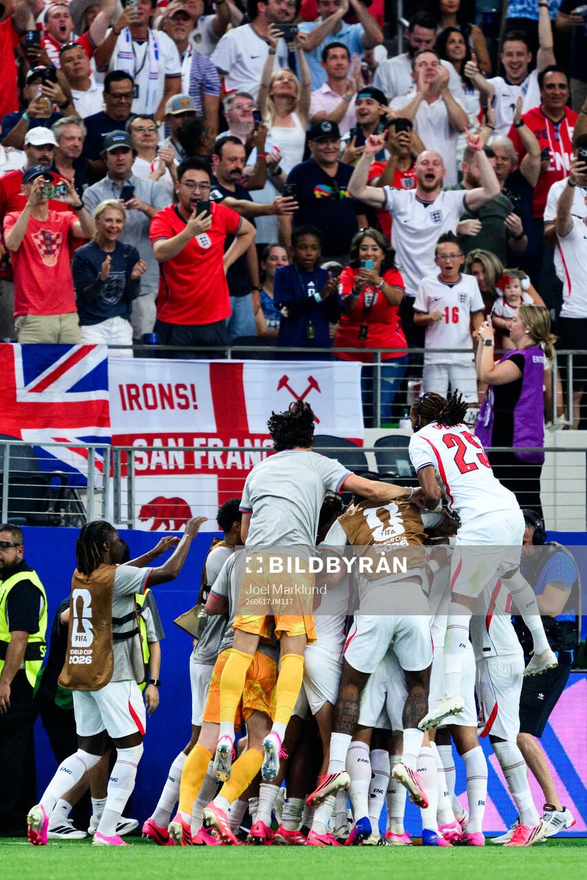 Players of England celebrate 4-2 by Marcus Rashford of