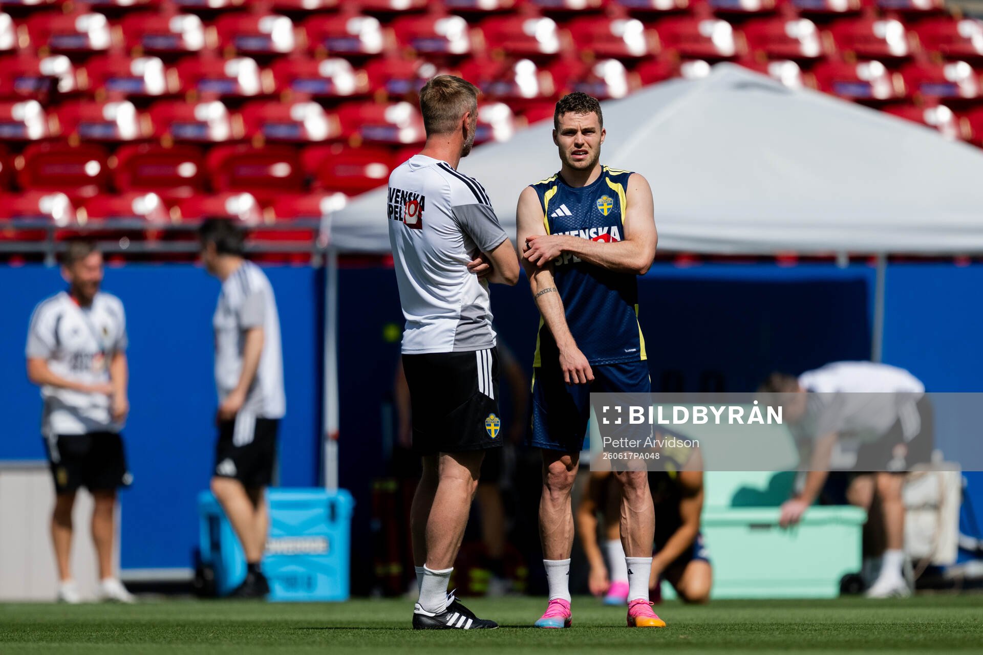 Head coach Graham Potter and Gabriel Gudmundsson of the