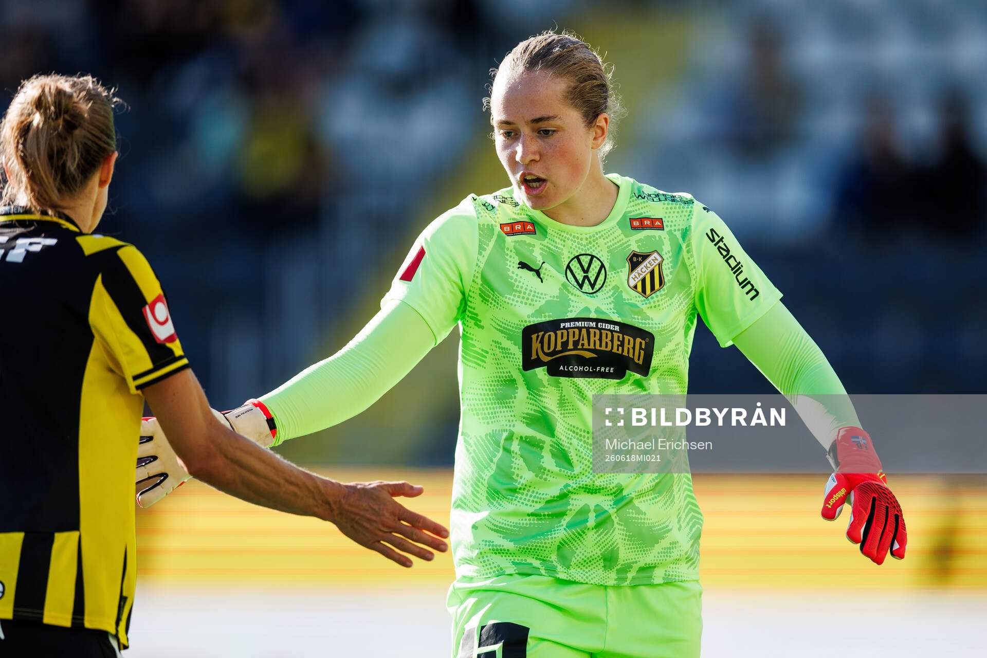 Häckens målvakt Fanney Inga Birkisdottir jublar