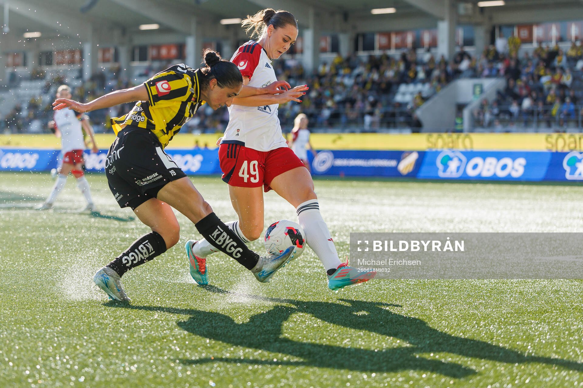 Häckens Nesrin Akgun och Rosengårds Alice Enehov