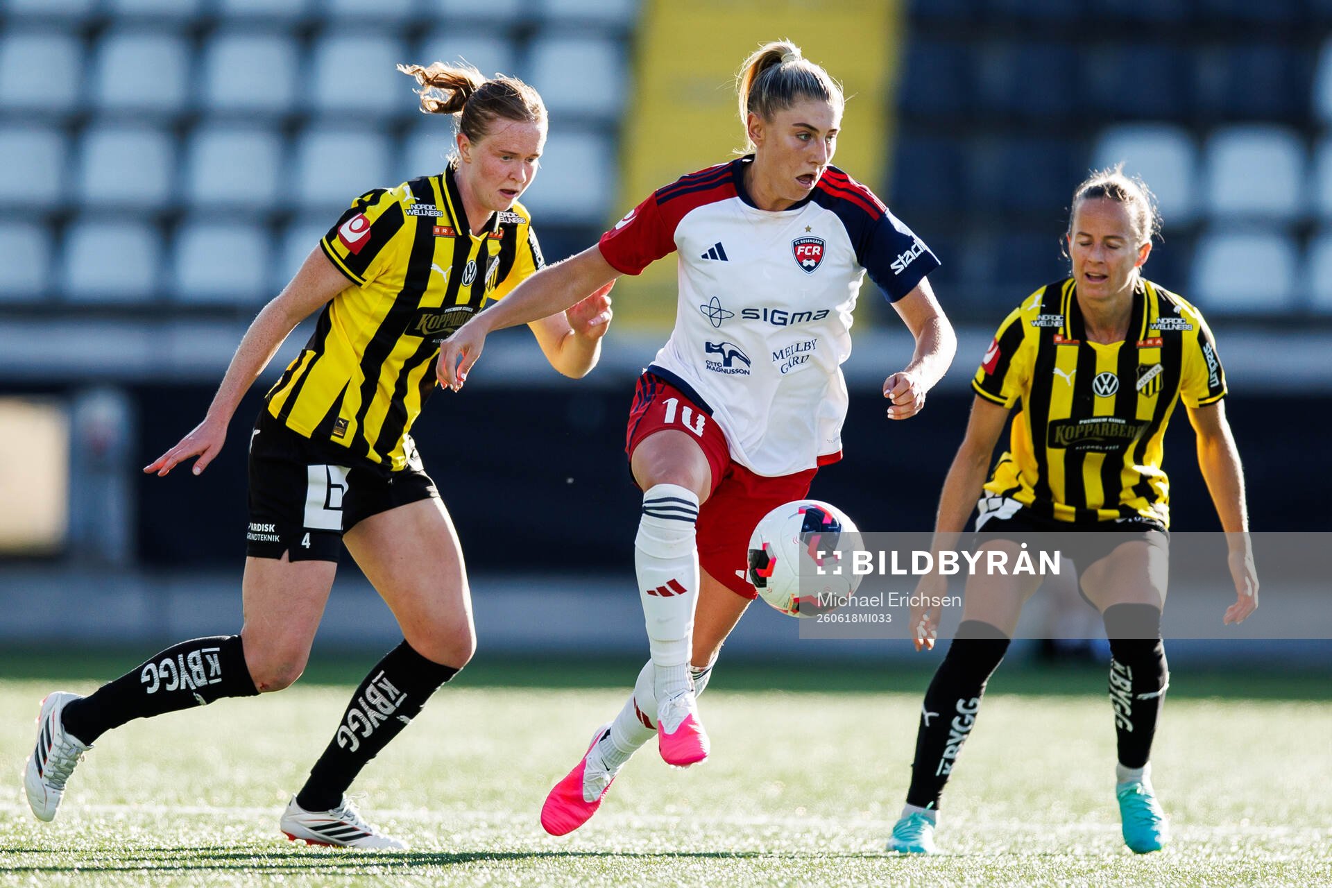 Häckens Emma Östlund och Aivi Luik mot Rosengårds Remy