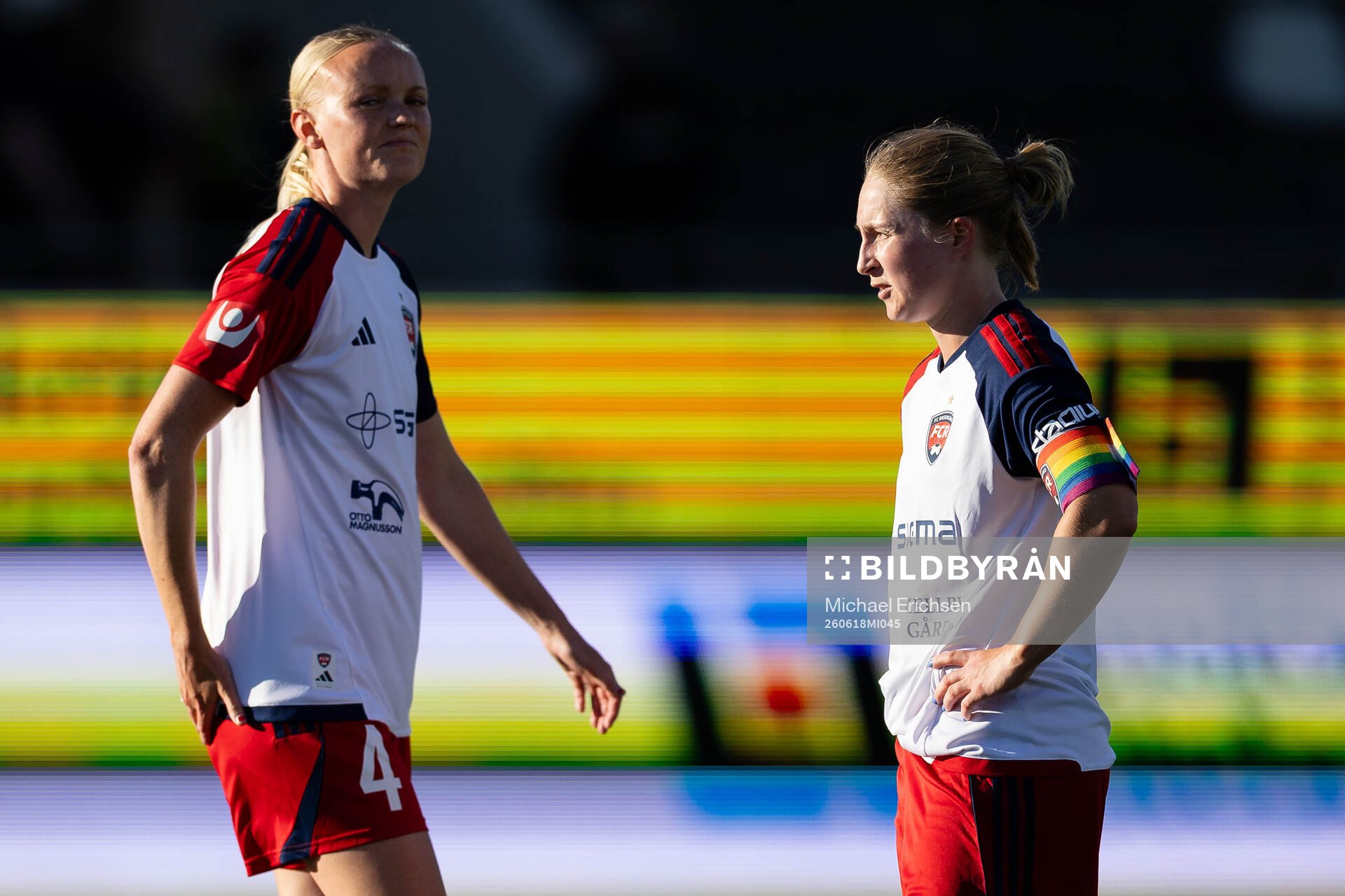 Rosengårds Emma Pennsäter och Hanna Andersson deppar