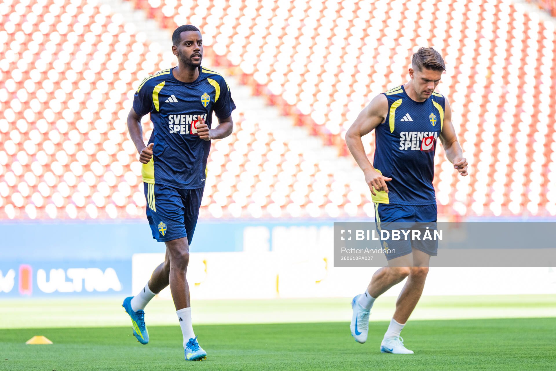 Alexander Isak and Viktor Gyökeres of the Swedish national
