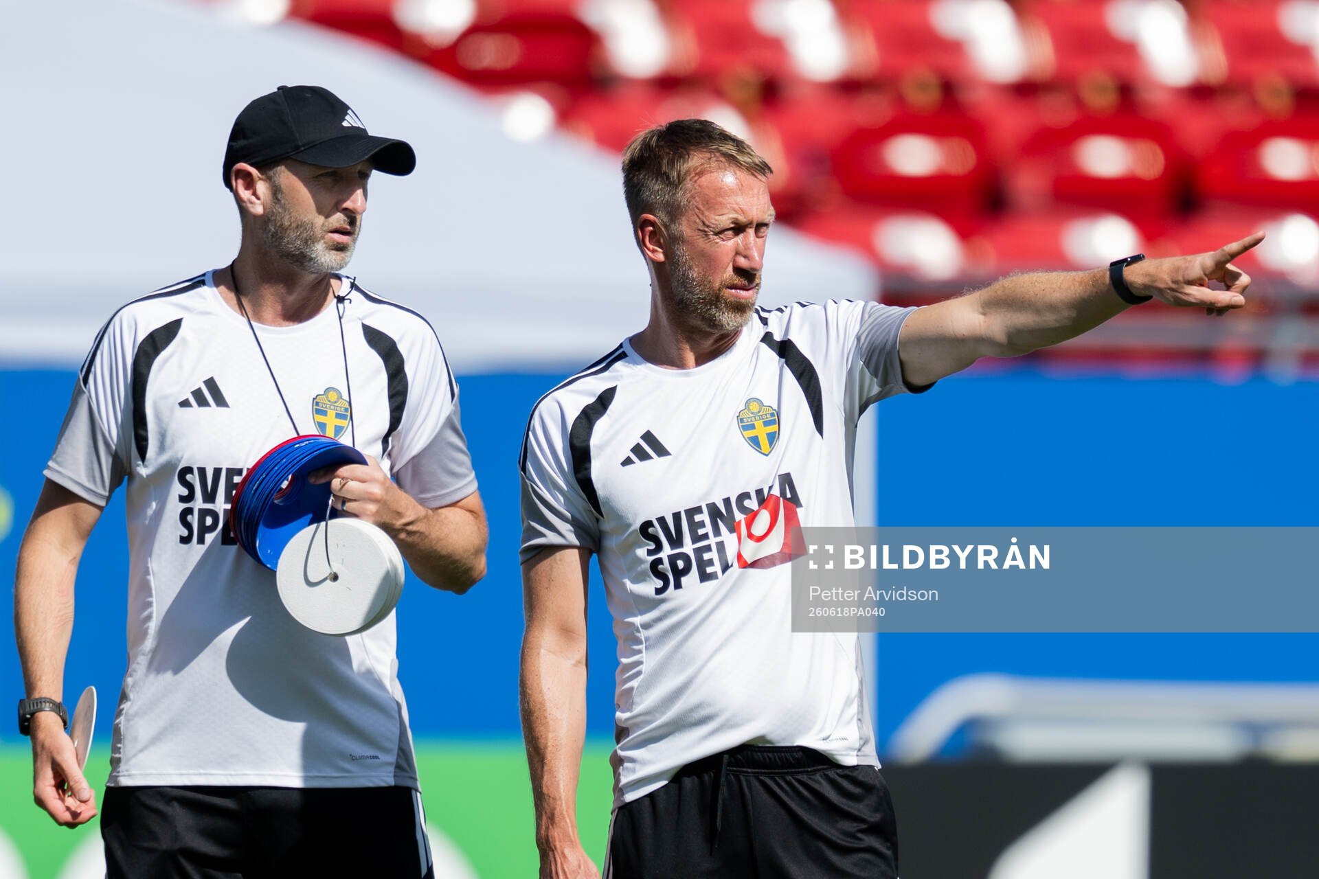 Assistant coach Andreas Georgson and head coach Graham