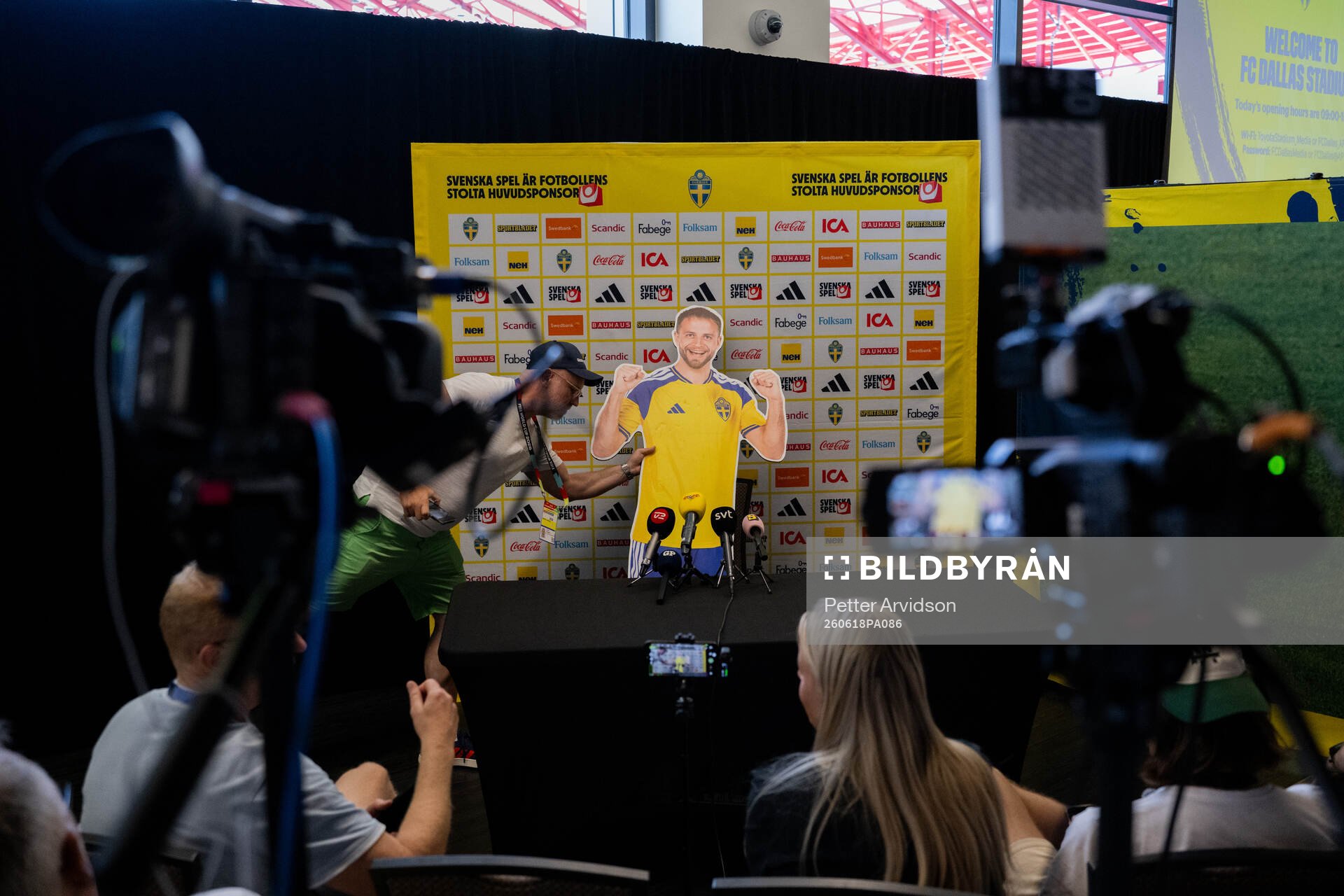 Swedish newspaper Göteborgs Posten with a paper figure of