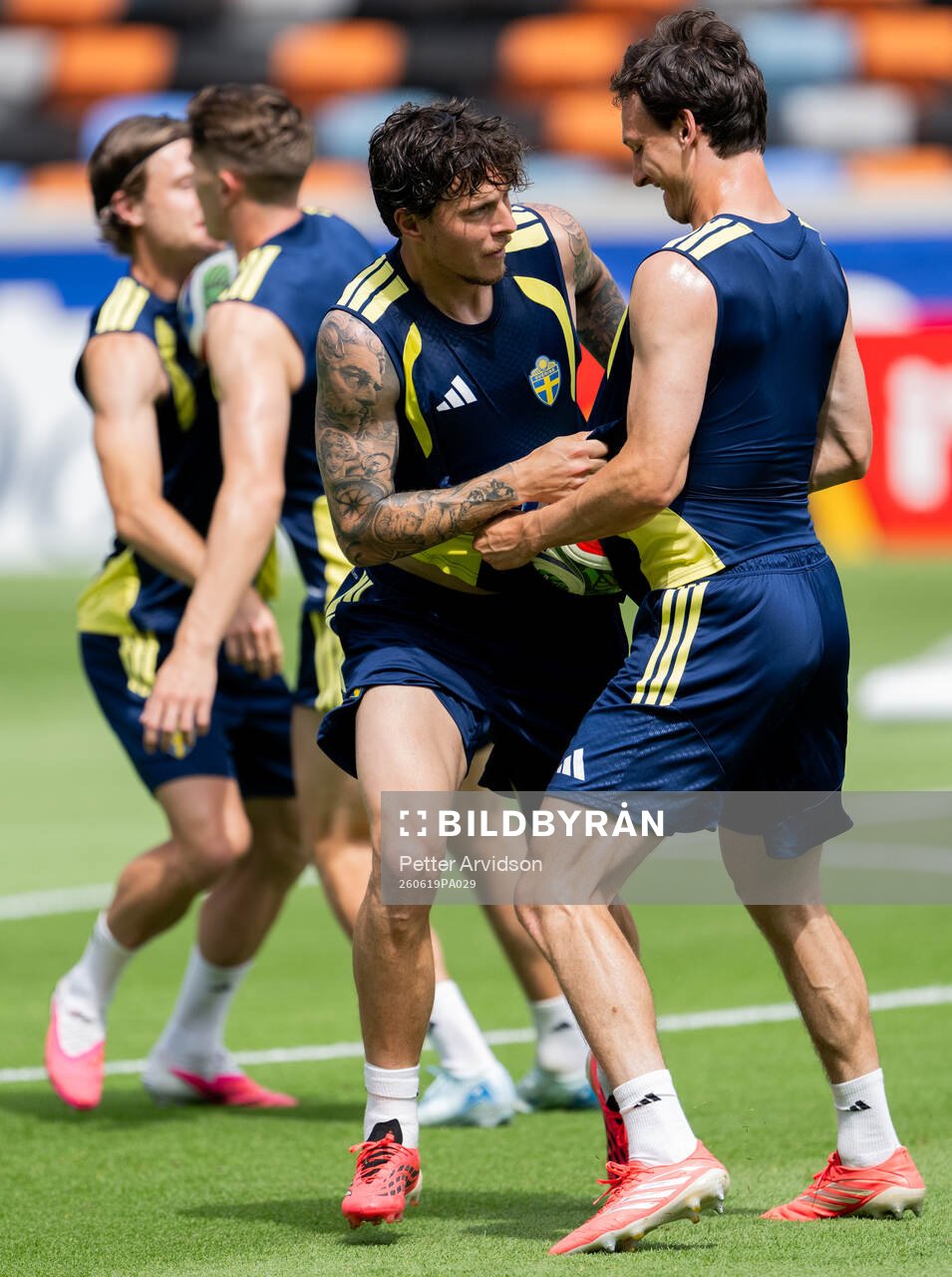 Victor Nilsson Lindelöf and Hjalmar Ekdal of the Swedish