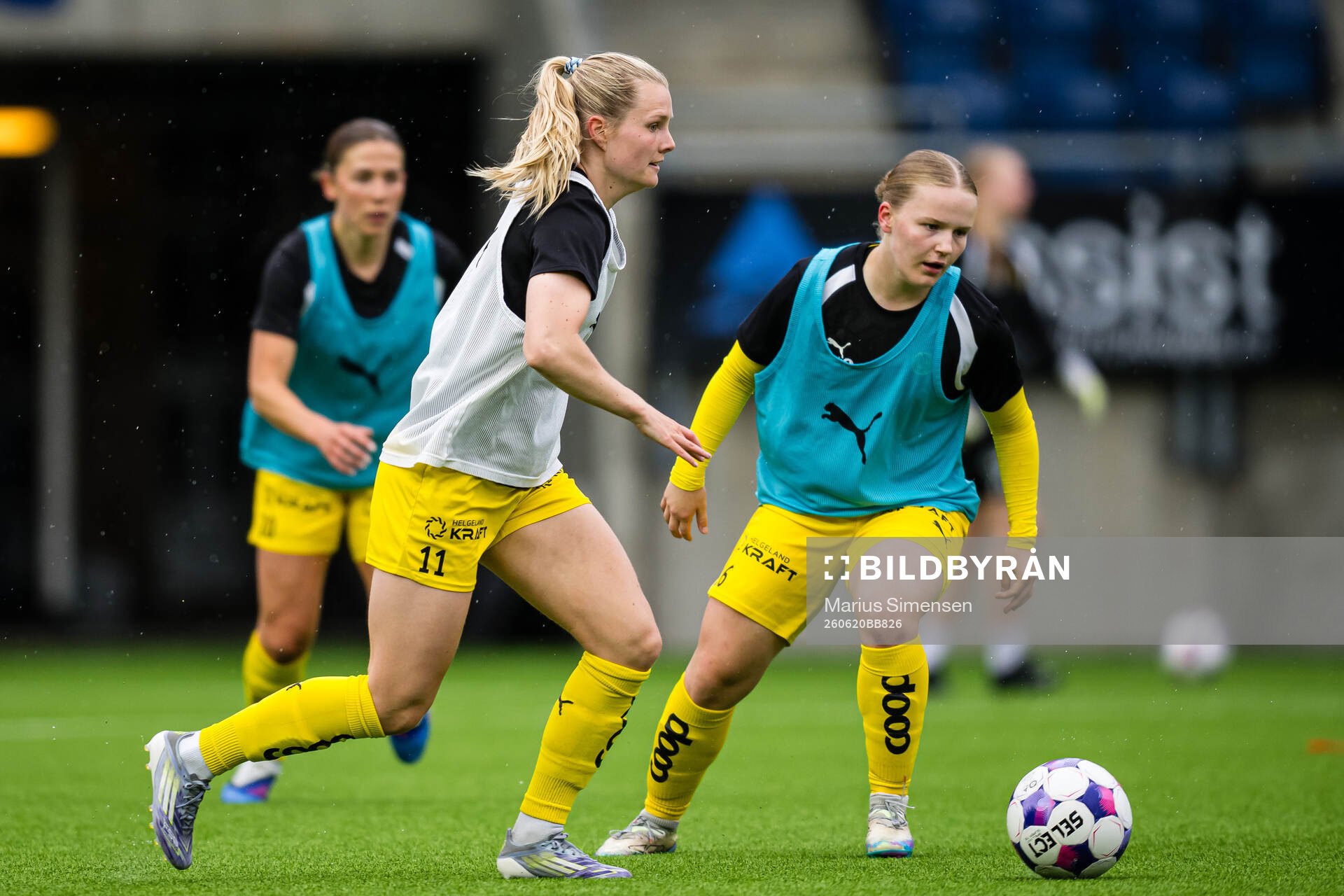 Ida Holm Neset of Bodø/Glimt warms up