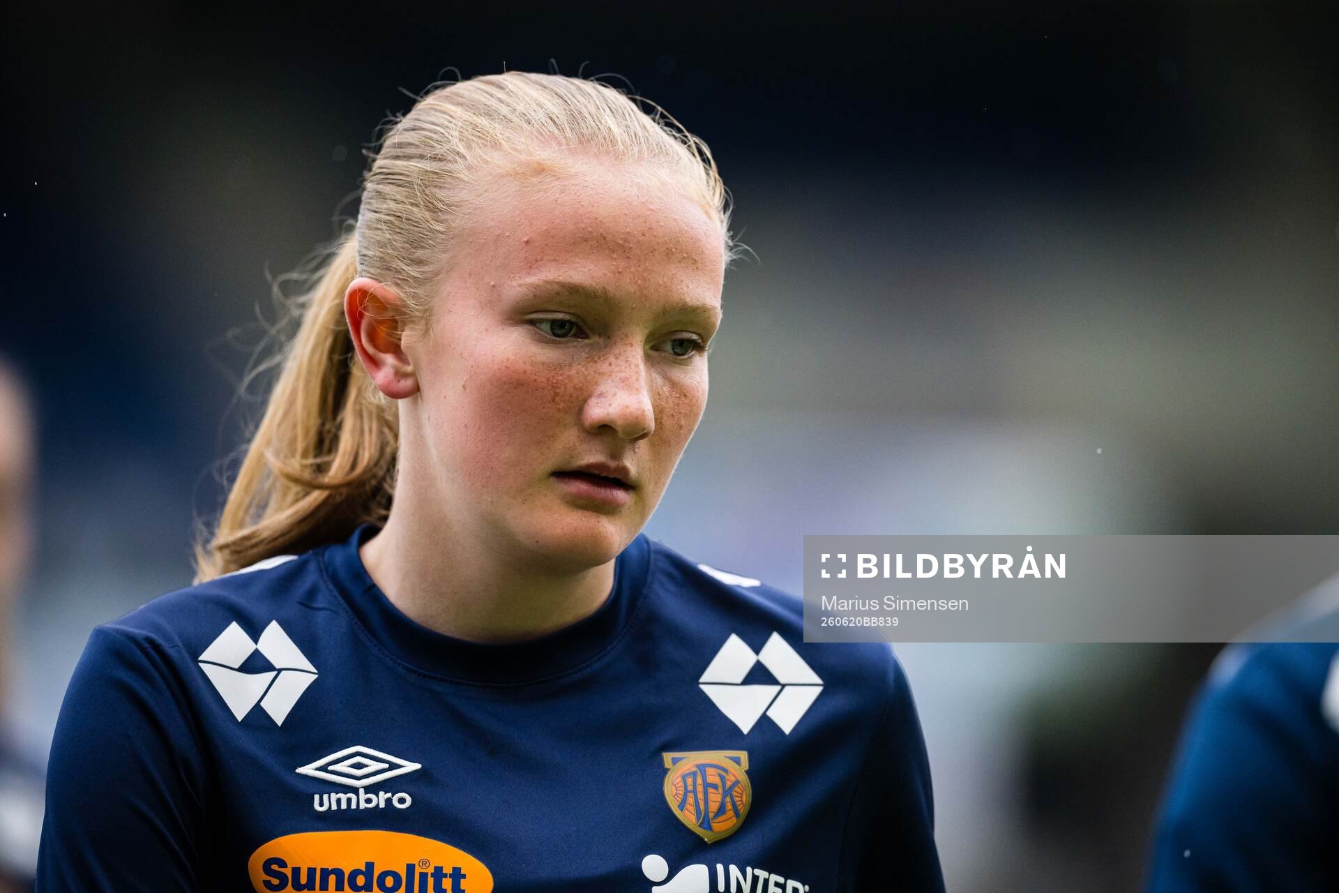 Marie Krogsæter Sæterøy of Aalesund warms up
