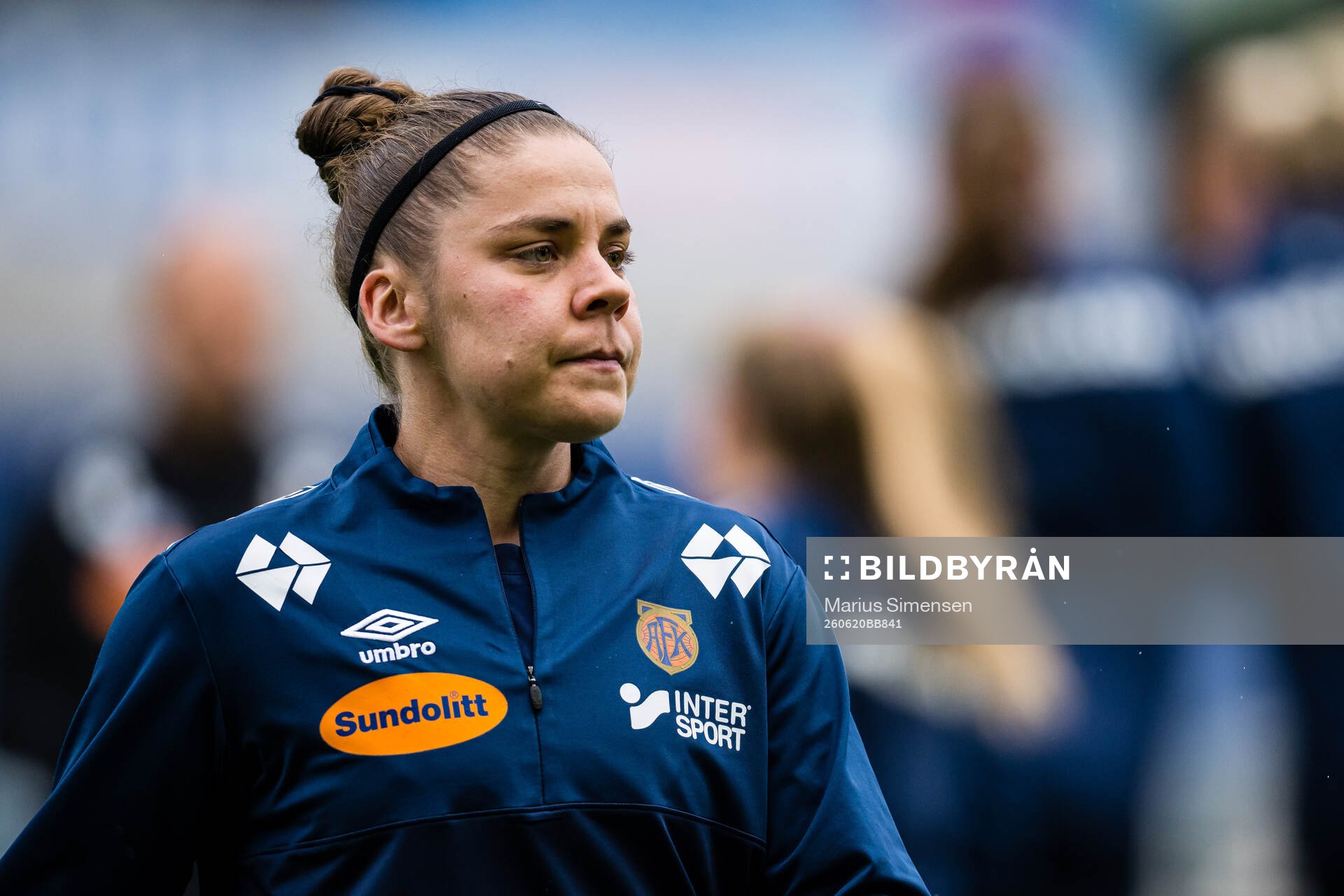 Agata Drozdzik of Aalesund warms up