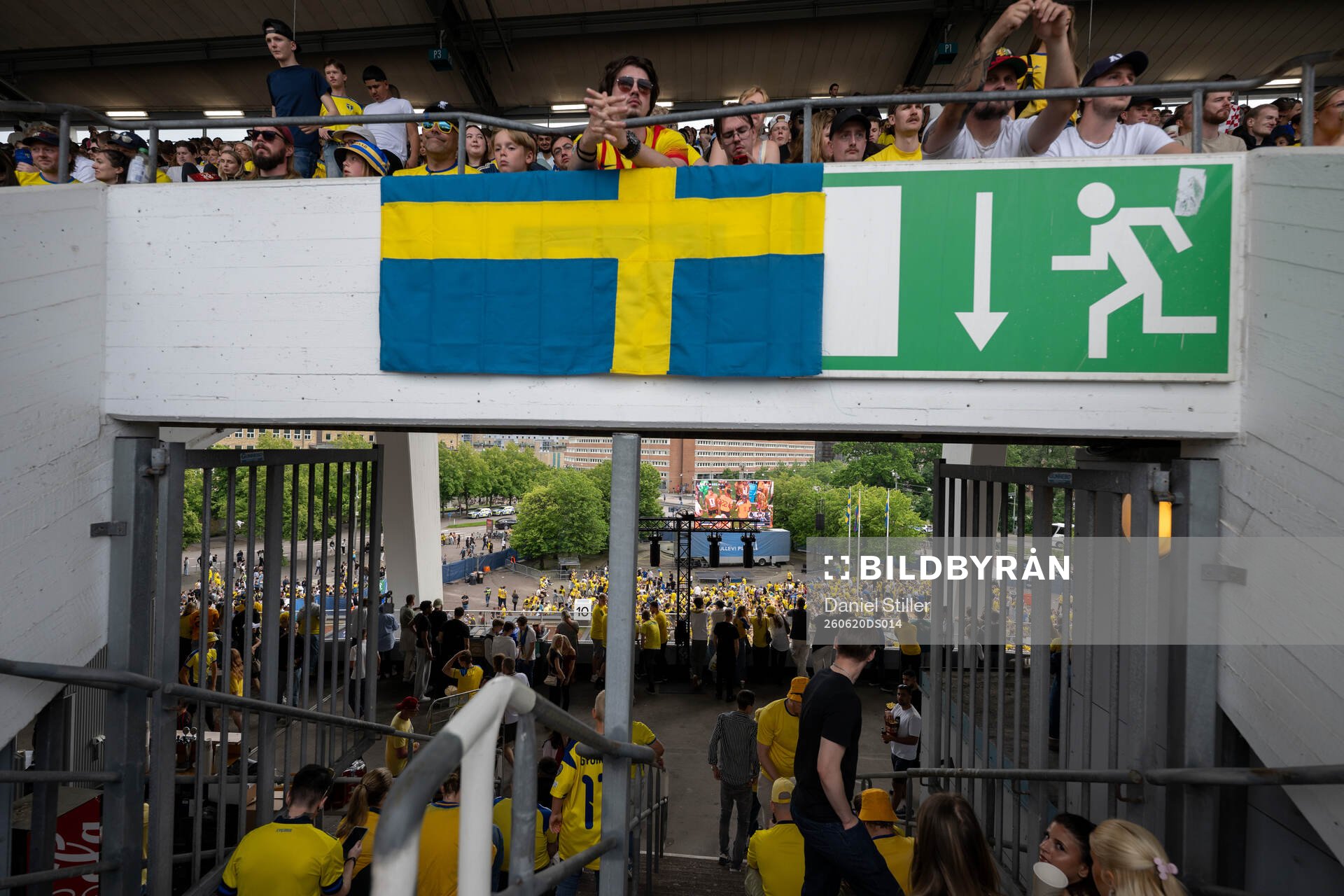 Fotbollsmatchen i VM mellan Nederländerna - Sverige visas