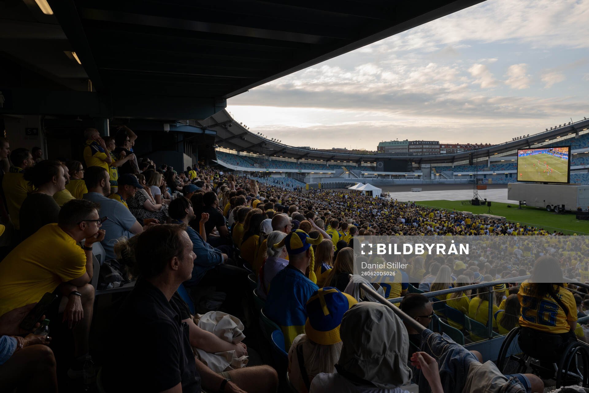 Fotbollsmatchen i VM mellan Nederländerna - Sverige visas
