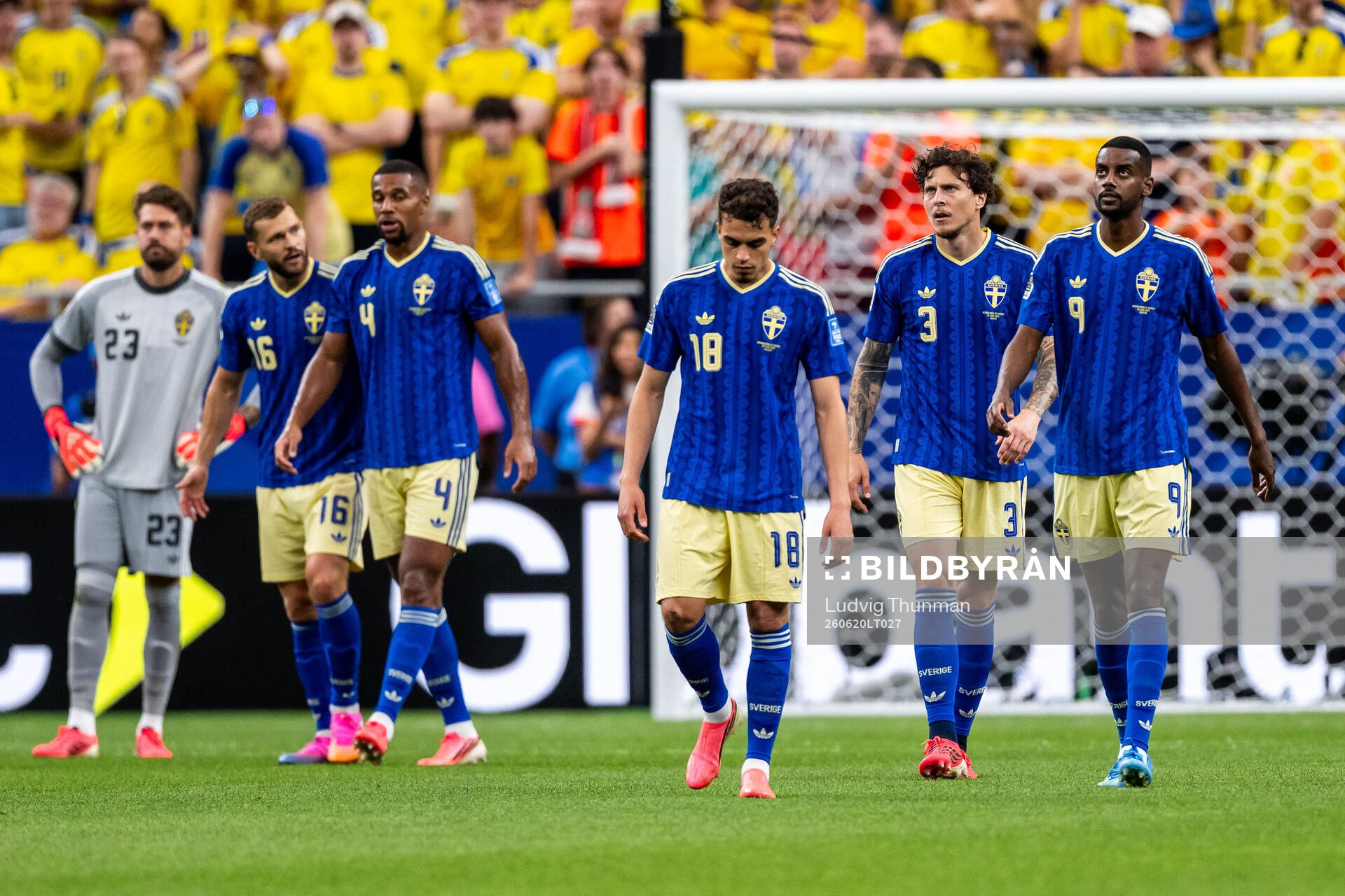 Goalkeeper Kristoffer Nordfeldt, Jesper Karlström, Isak