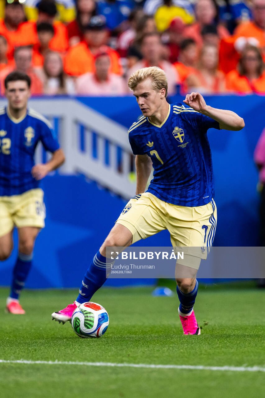 Lucas Bergvall of Sweden
