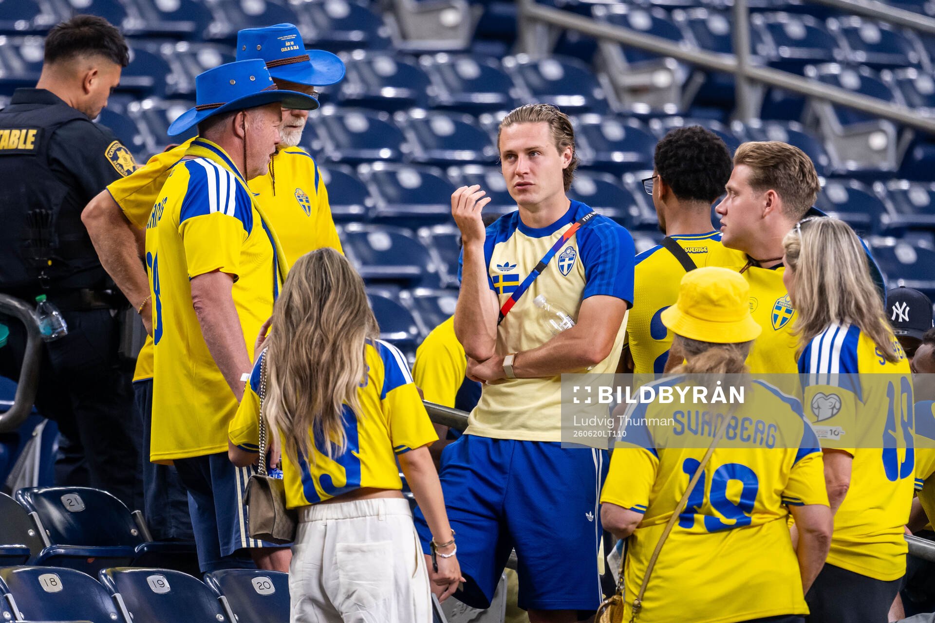 Mattias Svanberg of Sweden with family